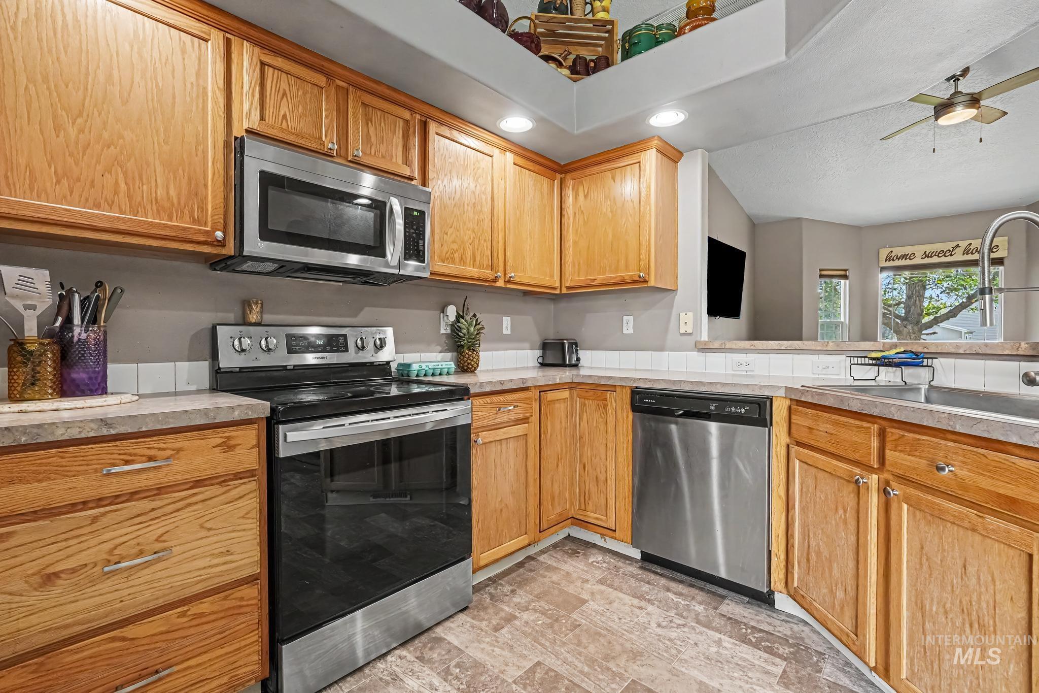 20164 Colebrook Ave, Caldwell, Idaho 83605, 5 Bedrooms, 2.5 Bathrooms, Residential For Sale, Price $415,000,MLS 98997421