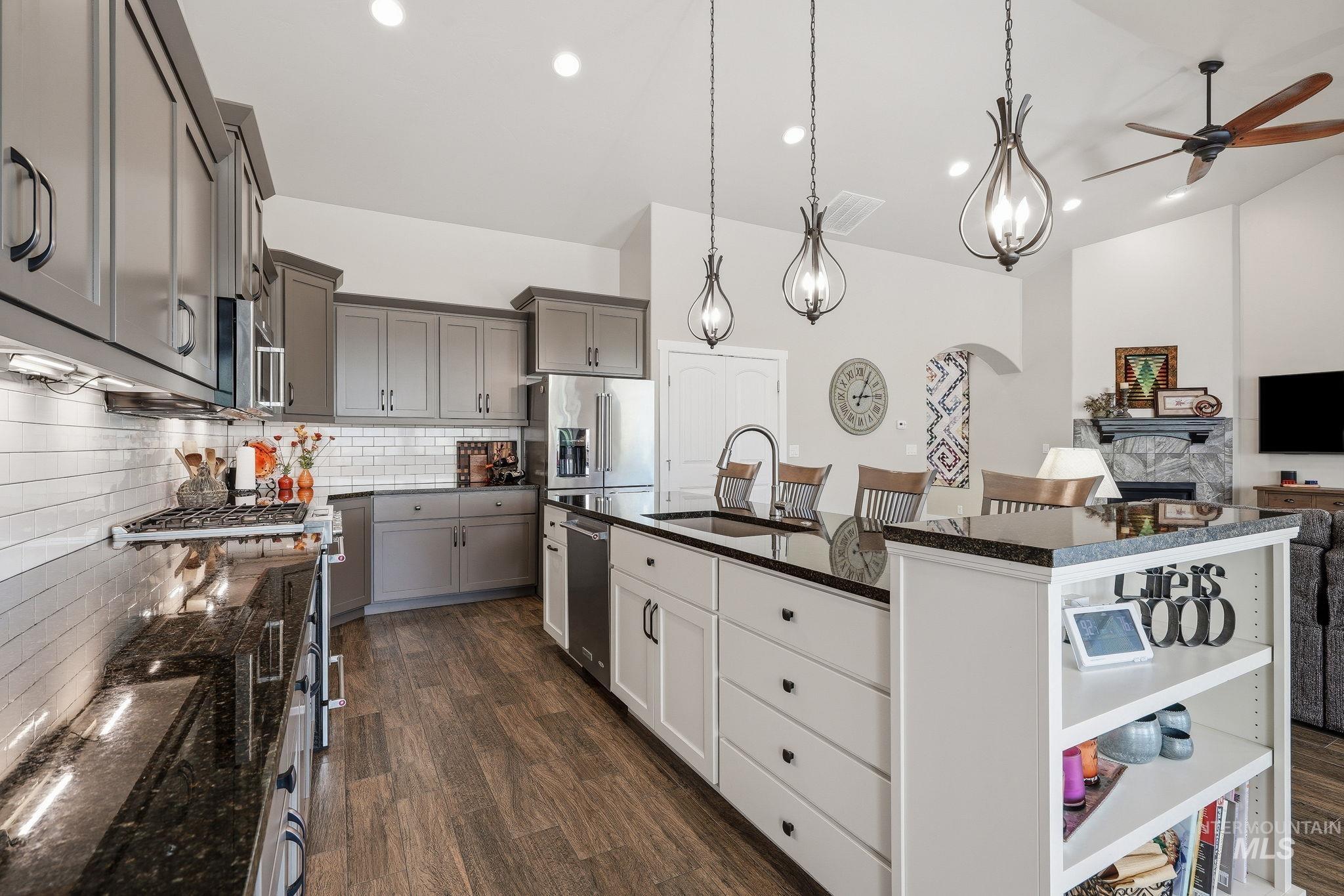 18859 N Summer Place, Boise, Idaho 83714, 3 Bedrooms, 2 Bathrooms, Residential For Sale, Price $669,900,MLS 98997423