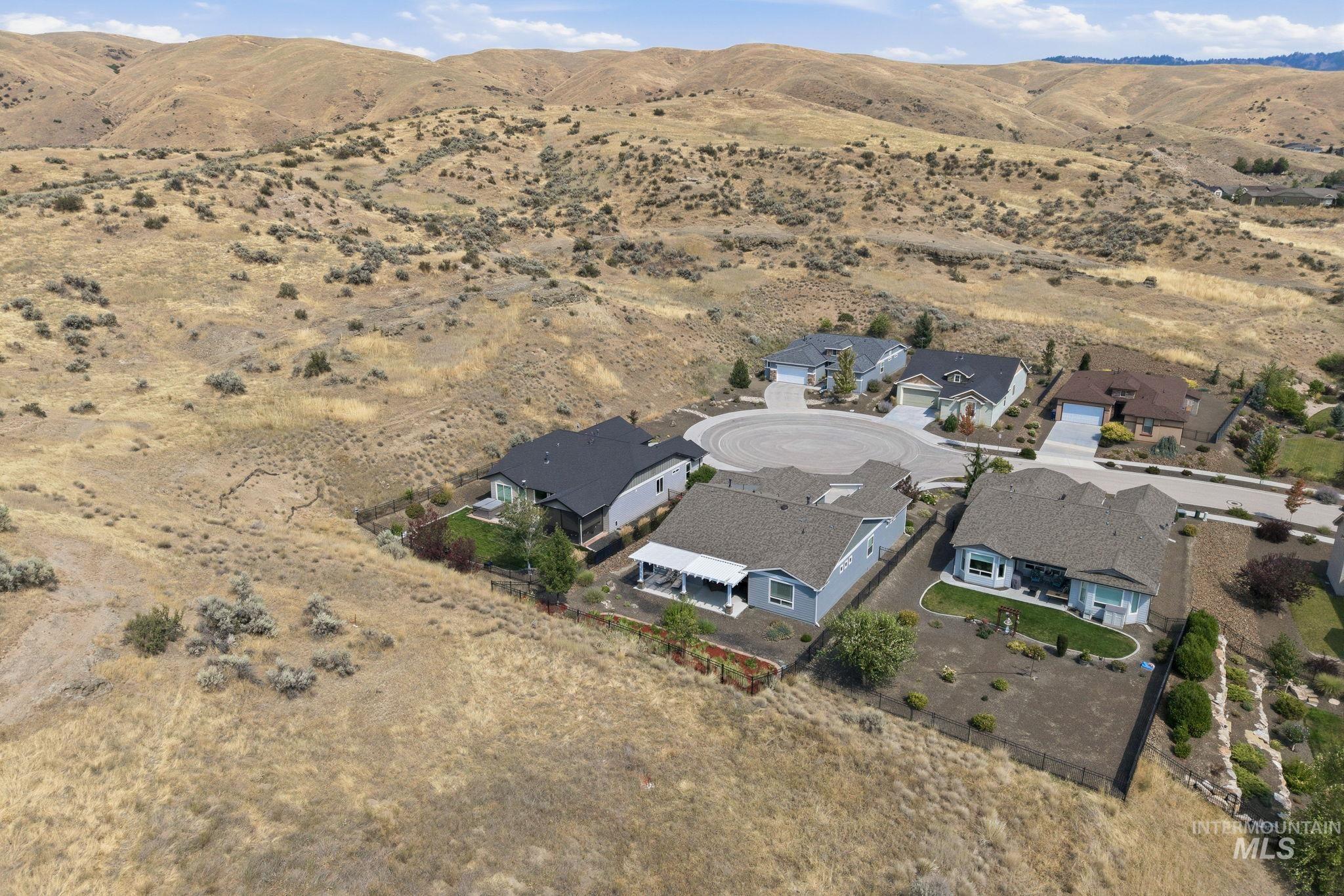 18859 N Summer Place, Boise, Idaho 83714, 3 Bedrooms, 2 Bathrooms, Residential For Sale, Price $669,900,MLS 98997423