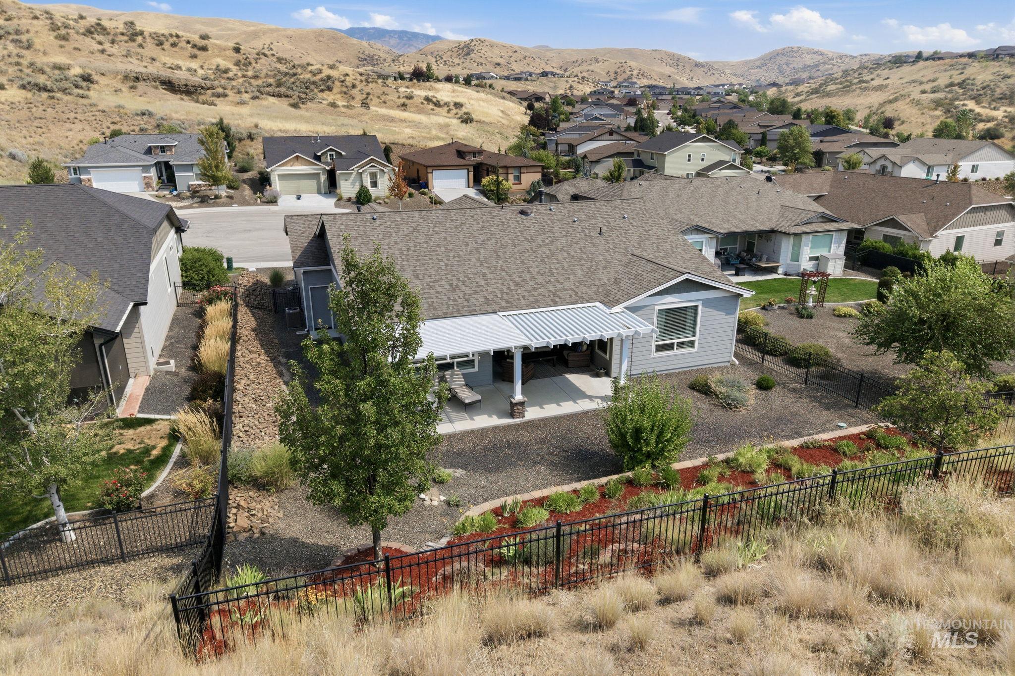 18859 N Summer Place, Boise, Idaho 83714, 3 Bedrooms, 2 Bathrooms, Residential For Sale, Price $669,900,MLS 98997423