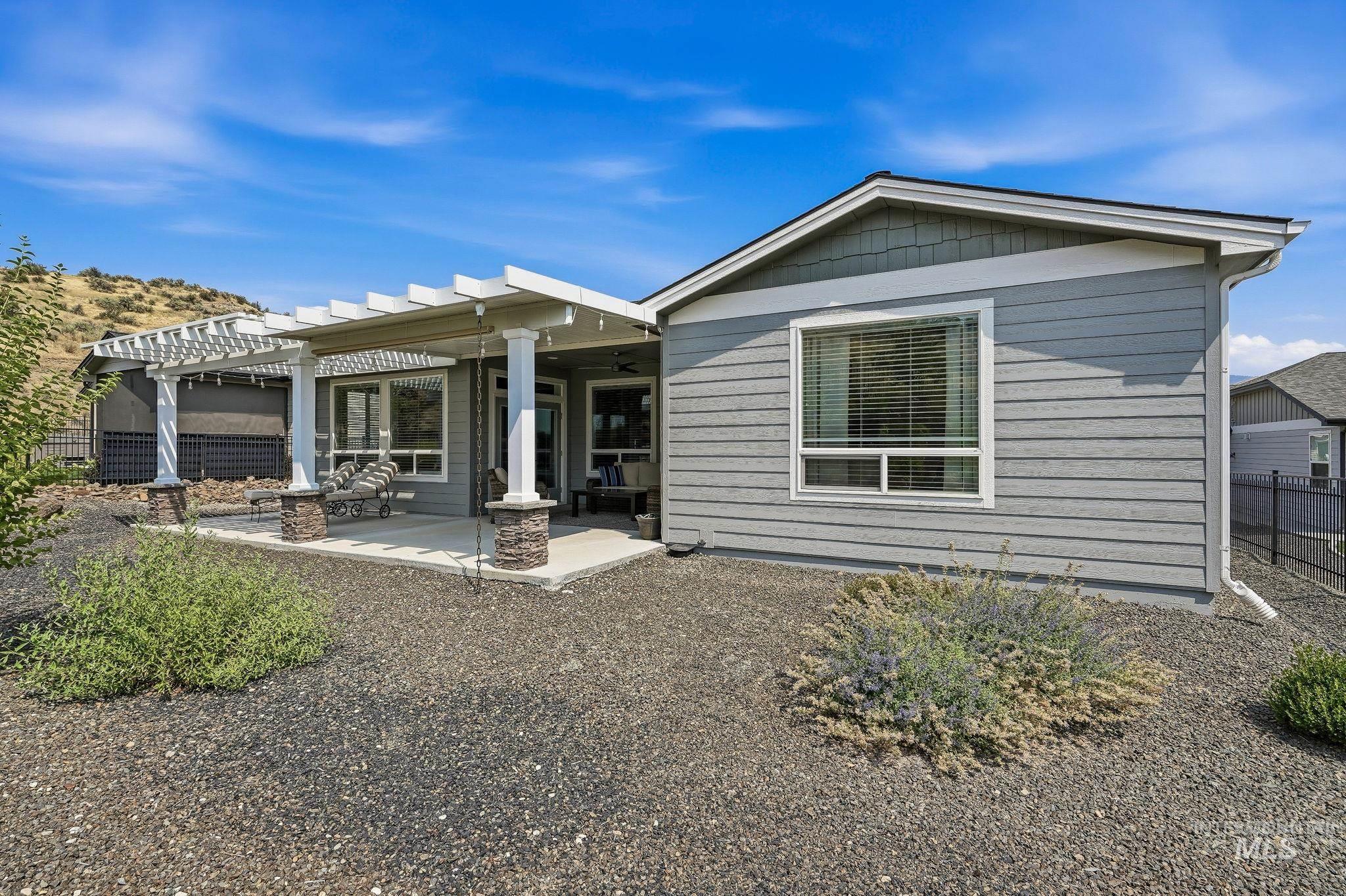 18859 N Summer Place, Boise, Idaho 83714, 3 Bedrooms, 2 Bathrooms, Residential For Sale, Price $669,900,MLS 98997423