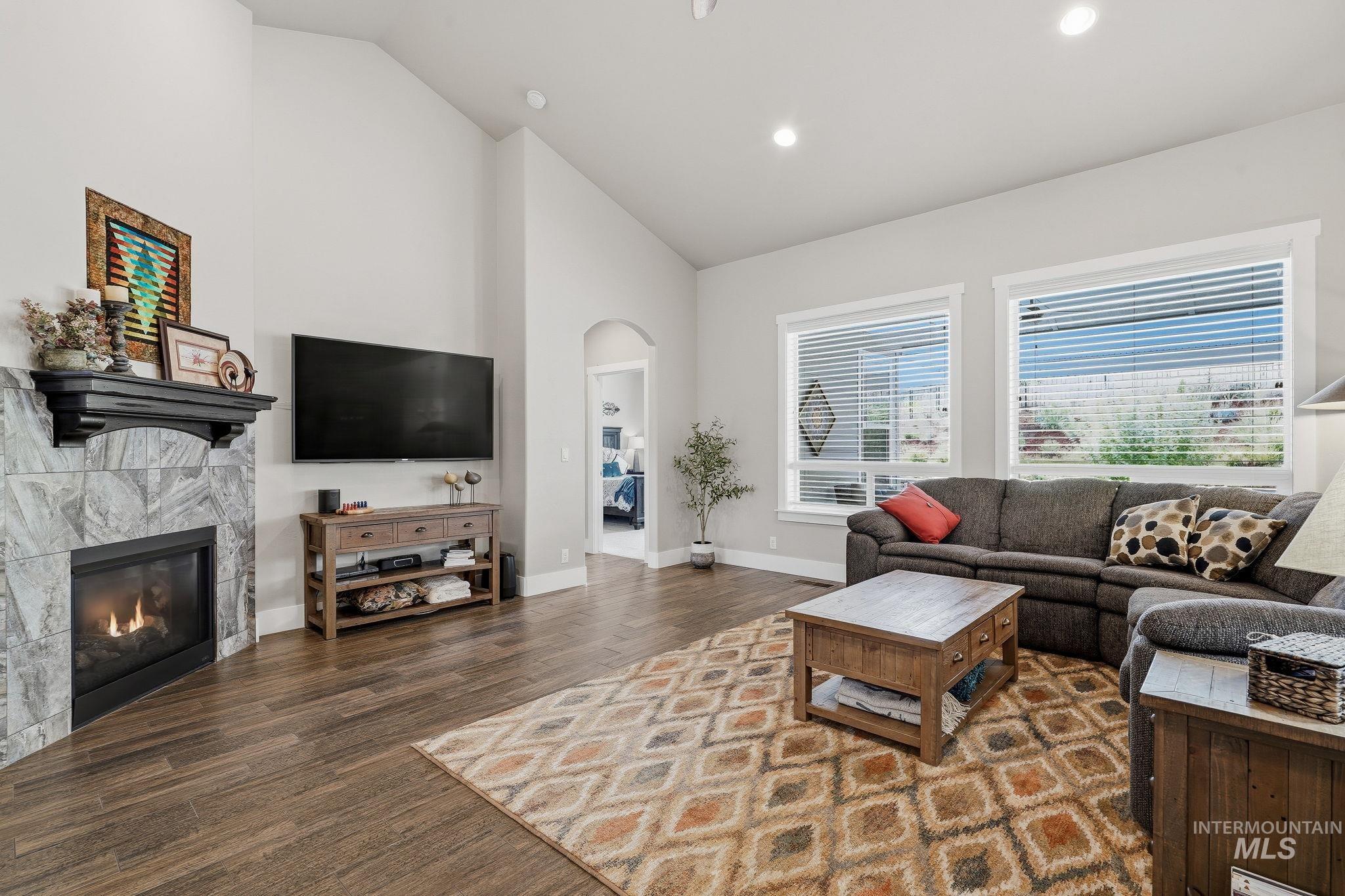 18859 N Summer Place, Boise, Idaho 83714, 3 Bedrooms, 2 Bathrooms, Residential For Sale, Price $669,900,MLS 98997423