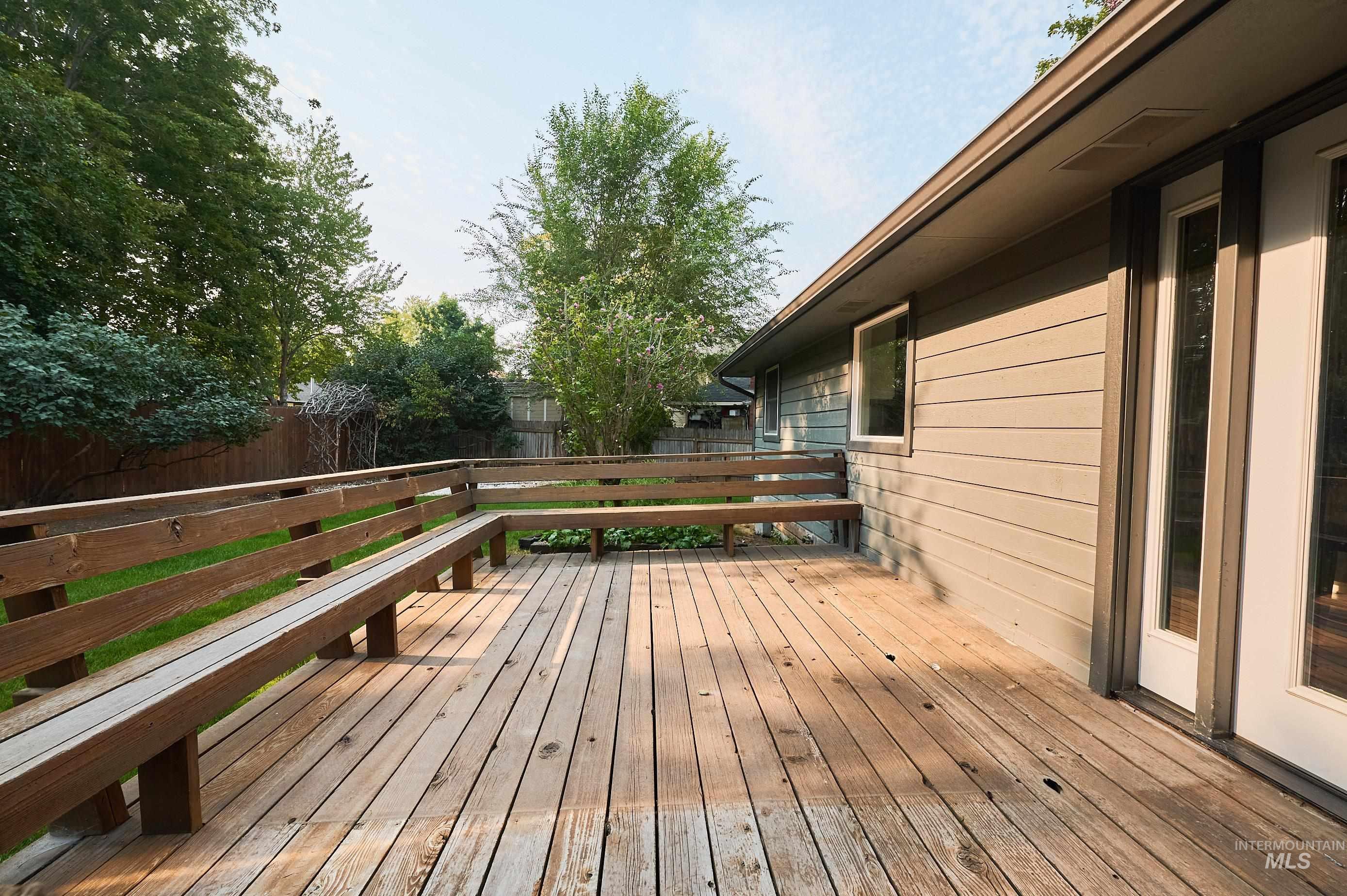 568 N Palmetto, Eagle, Idaho 83616, 4 Bedrooms, 3 Bathrooms, Residential For Sale, Price $599,000,MLS 98997425