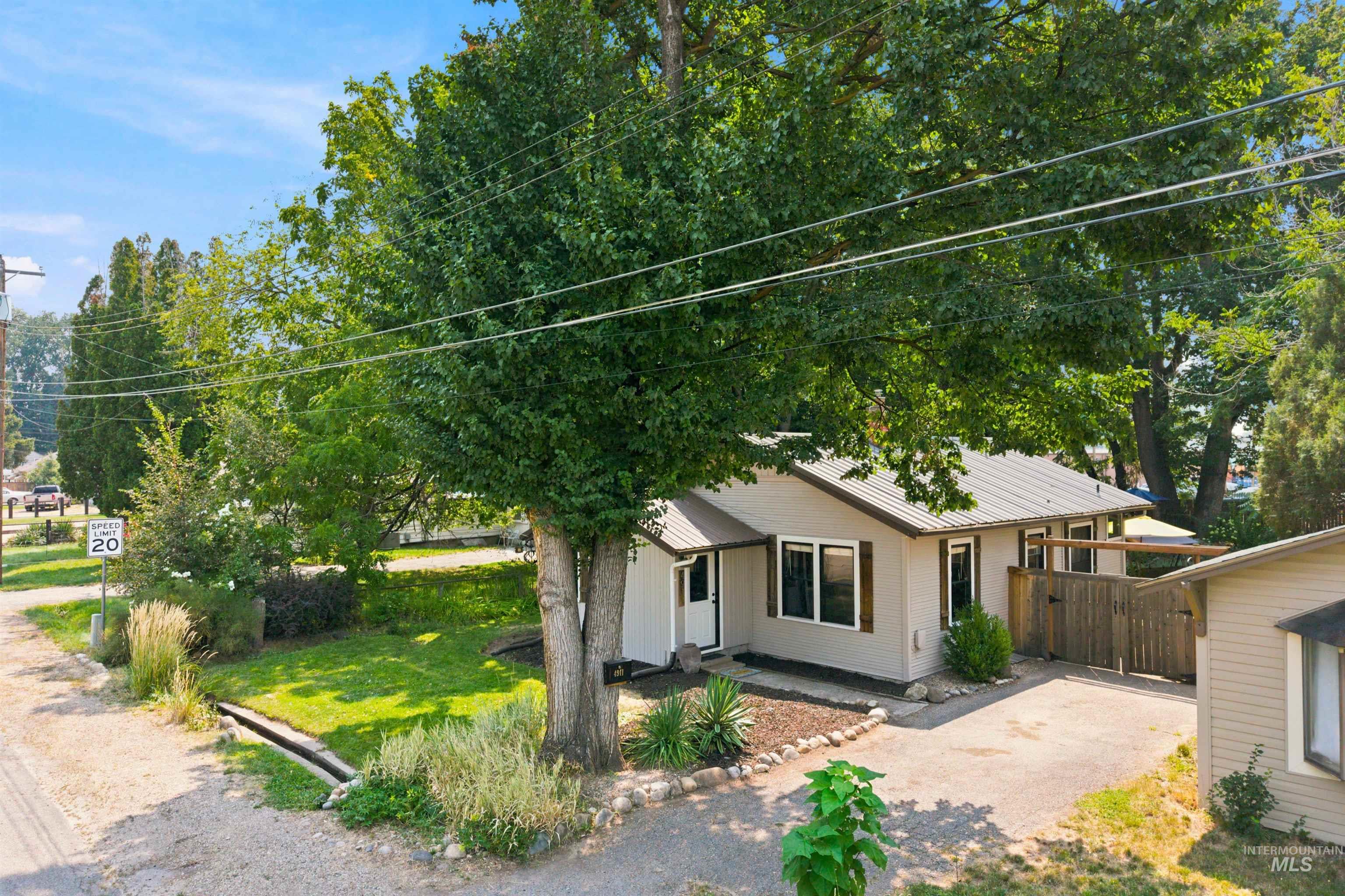 4911 W Gage St, Boise, Idaho 83706, 2 Bedrooms, 1.5 Bathrooms, Residential For Sale, Price $379,000,MLS 98997426