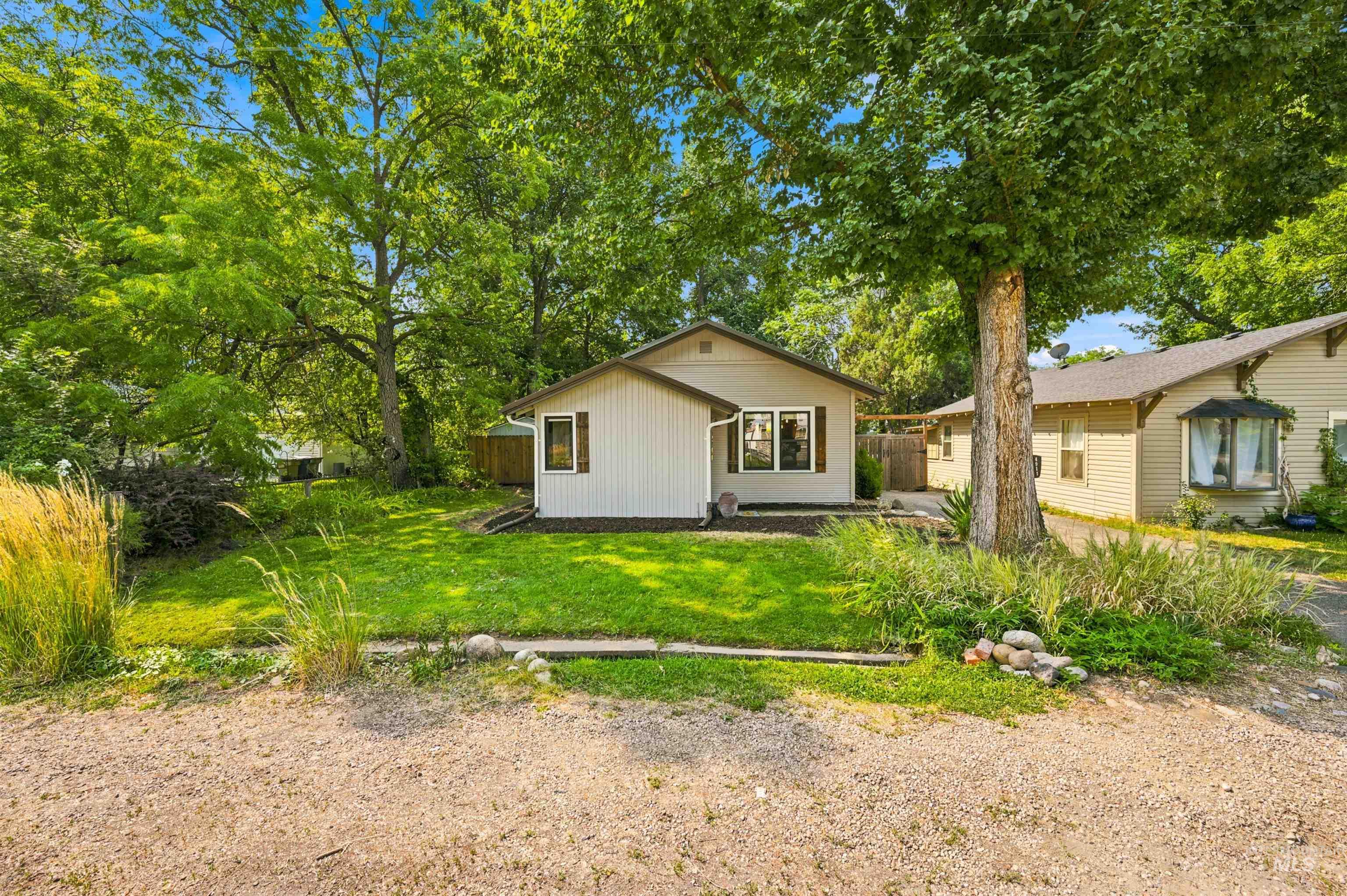 4911 W Gage St, Boise, Idaho 83706, 2 Bedrooms, 1.5 Bathrooms, Residential For Sale, Price $379,000,MLS 98997426