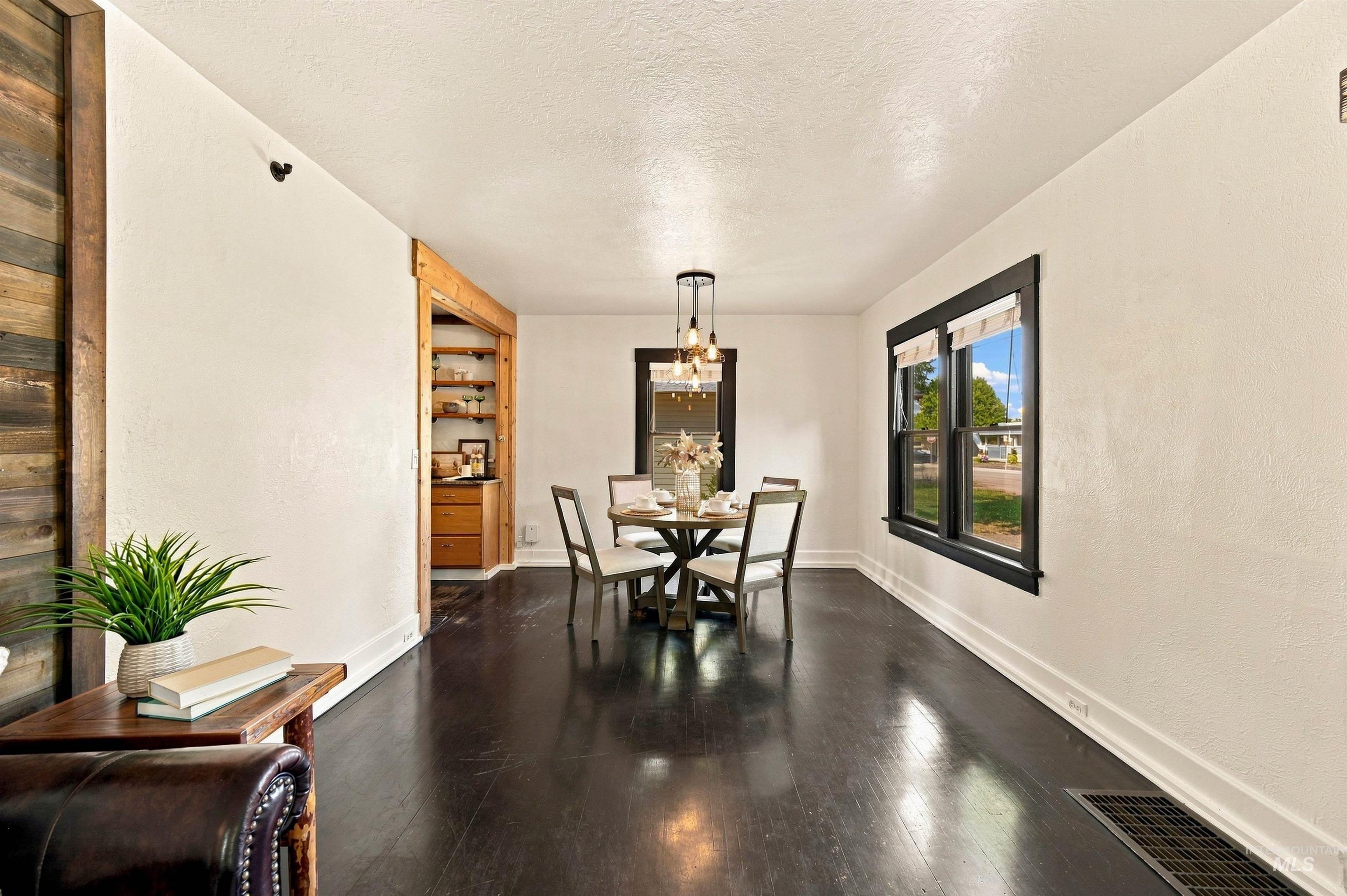 4911 W Gage St, Boise, Idaho 83706, 2 Bedrooms, 1.5 Bathrooms, Residential For Sale, Price $379,000,MLS 98997426
