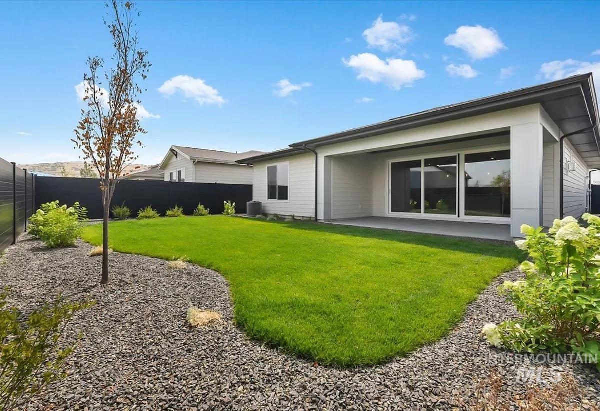 5844 W Oxton St, Eagle, Idaho 83616, 2 Bedrooms, 2 Bathrooms, Residential For Sale, Price $592,522,MLS 98997427
