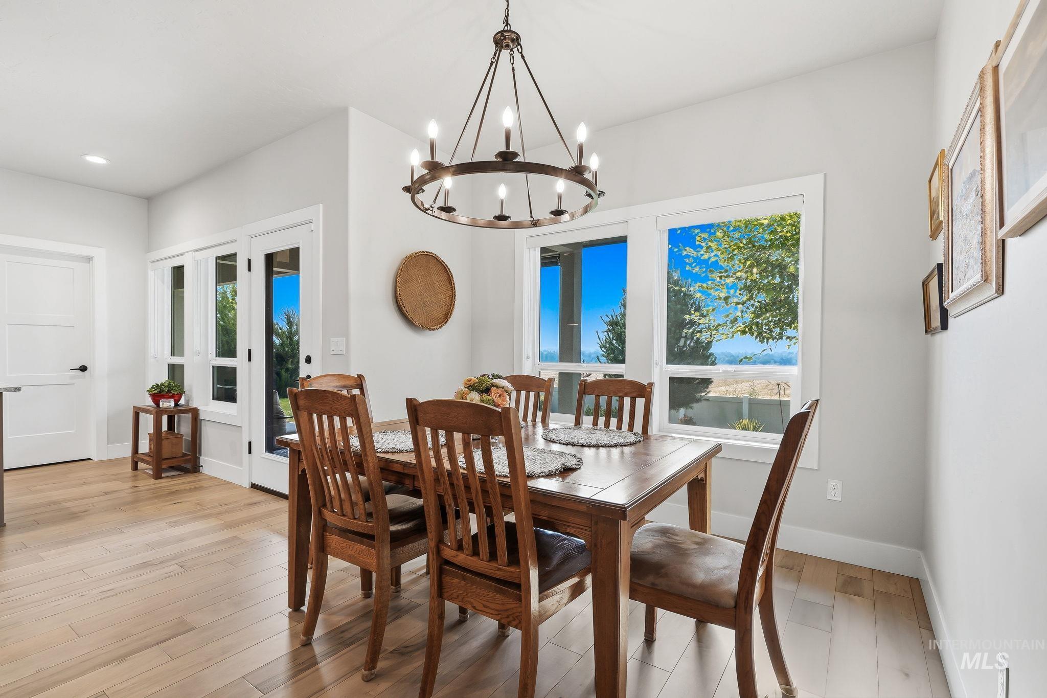 5553 S Snowshoe Place, Boise, Idaho 83709, 3 Bedrooms, 2.5 Bathrooms, Residential For Sale, Price $795,000,MLS 98997428