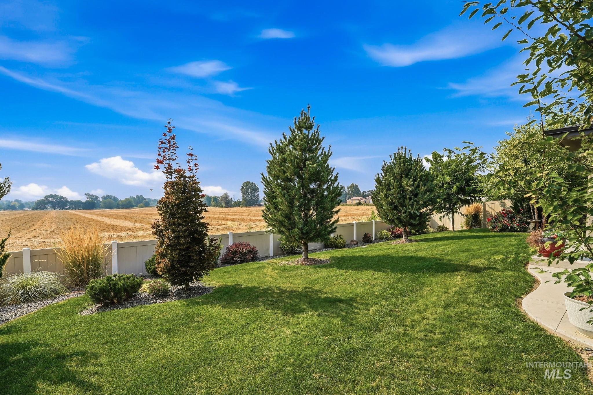 5553 S Snowshoe Place, Boise, Idaho 83709, 3 Bedrooms, 2.5 Bathrooms, Residential For Sale, Price $795,000,MLS 98997428