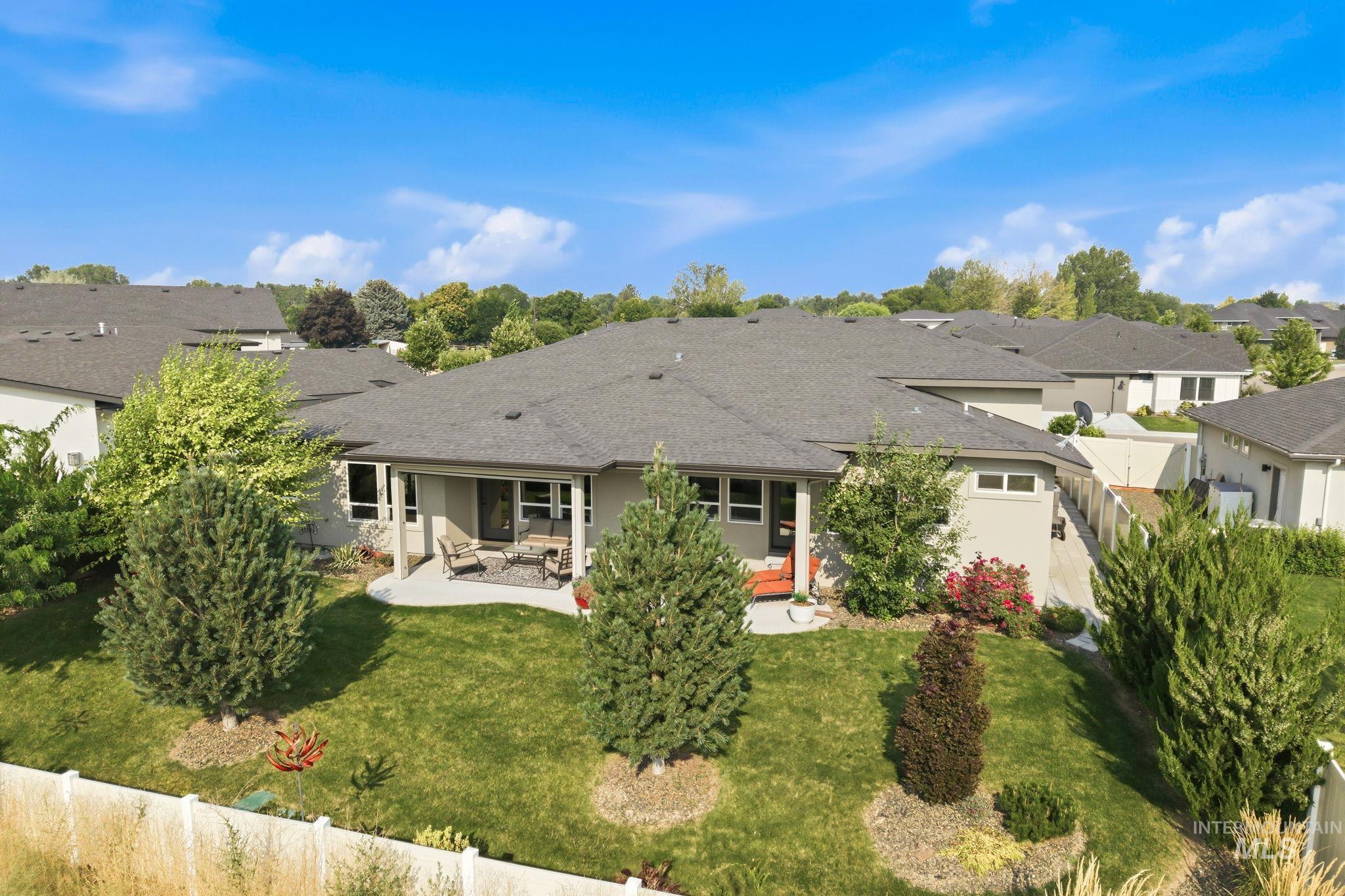 5553 S Snowshoe Place, Boise, Idaho 83709, 3 Bedrooms, 2.5 Bathrooms, Residential For Sale, Price $795,000,MLS 98997428