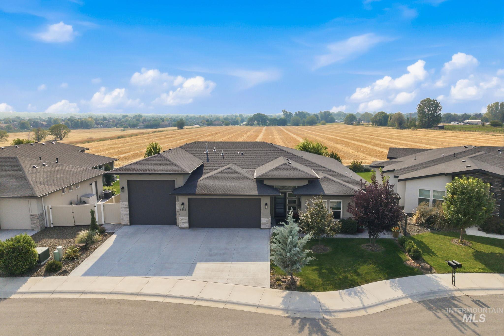 5553 S Snowshoe Place, Boise, Idaho 83709, 3 Bedrooms, 2.5 Bathrooms, Residential For Sale, Price $795,000,MLS 98997428