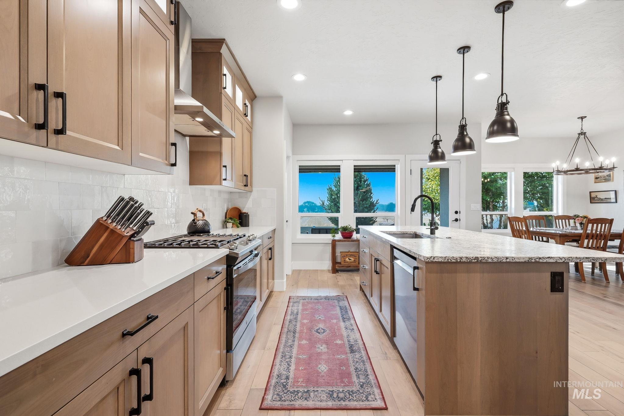 5553 S Snowshoe Place, Boise, Idaho 83709, 3 Bedrooms, 2.5 Bathrooms, Residential For Sale, Price $795,000,MLS 98997428