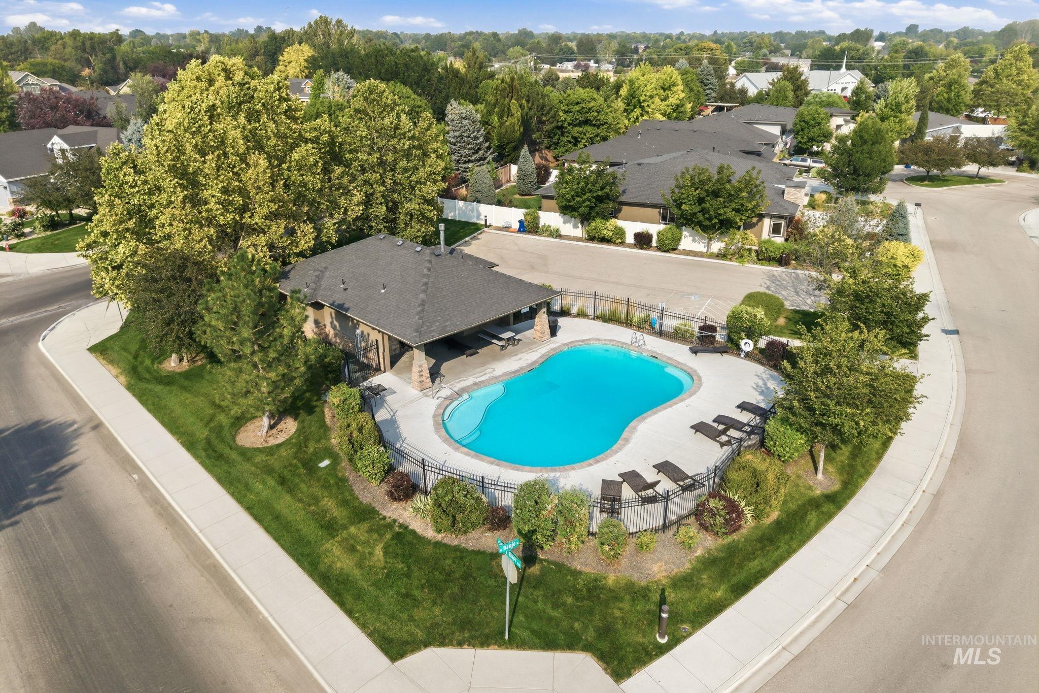 5553 S Snowshoe Place, Boise, Idaho 83709, 3 Bedrooms, 2.5 Bathrooms, Residential For Sale, Price $795,000,MLS 98997428