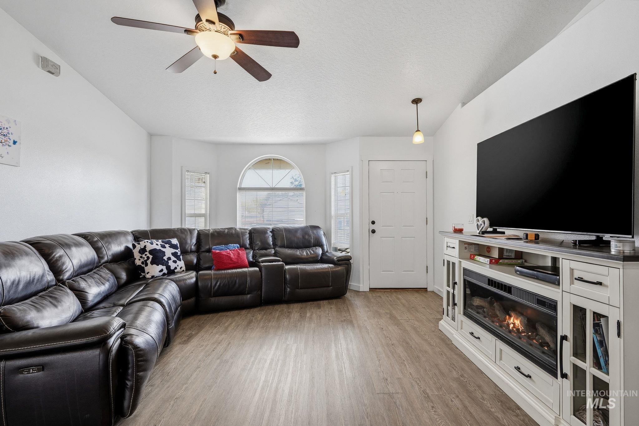 607 Laster St., Caldwell, Idaho 83607, 3 Bedrooms, 2 Bathrooms, Residential For Sale, Price $334,990,MLS 98997429