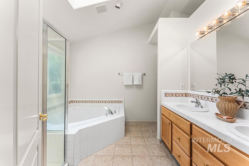 14496 W Barclay St, Boise, Idaho 83713, 4 Bedrooms, 2.5 Bathrooms, Residential For Sale, Price $750,000,MLS 98997430