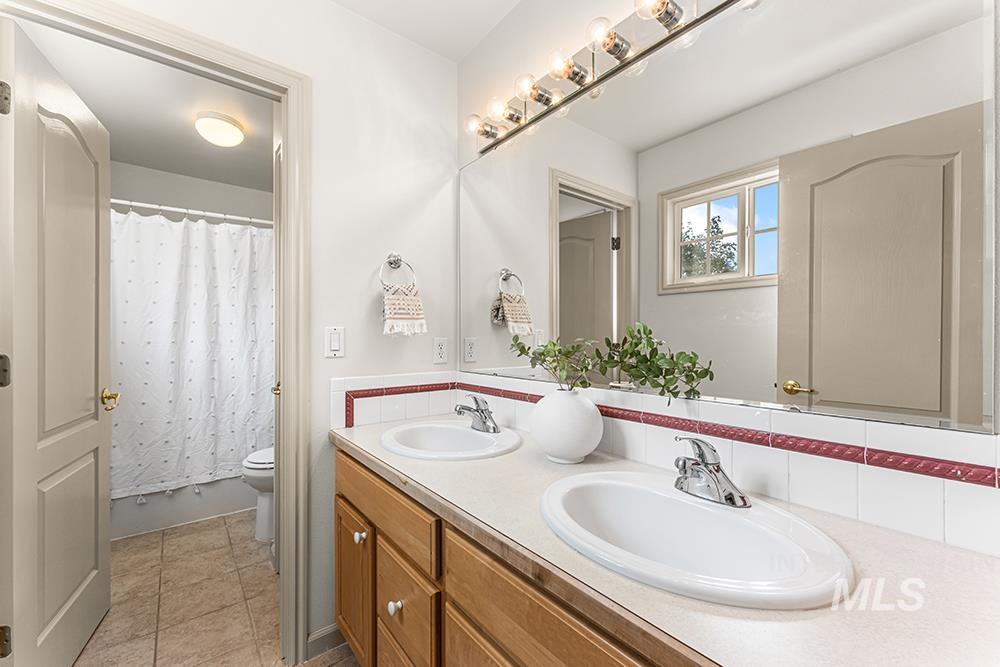 14496 W Barclay St, Boise, Idaho 83713, 4 Bedrooms, 2.5 Bathrooms, Residential For Sale, Price $750,000,MLS 98997430