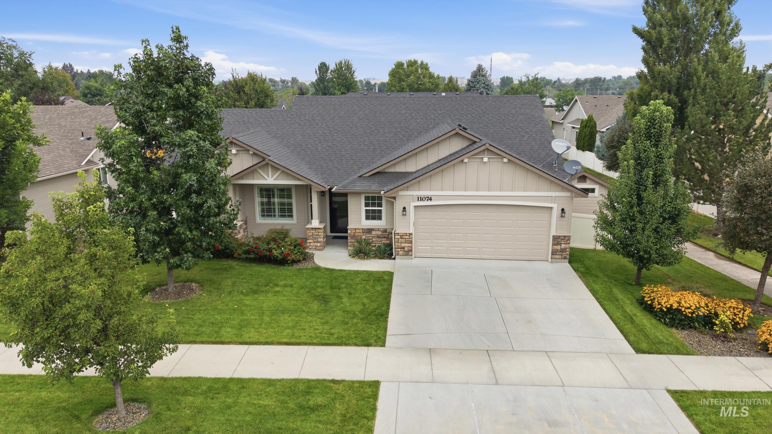 11074 W Crossbow St, Star, Idaho 83669, 3 Bedrooms, 2 Bathrooms, Residential For Sale, Price $439,900,MLS 98997431