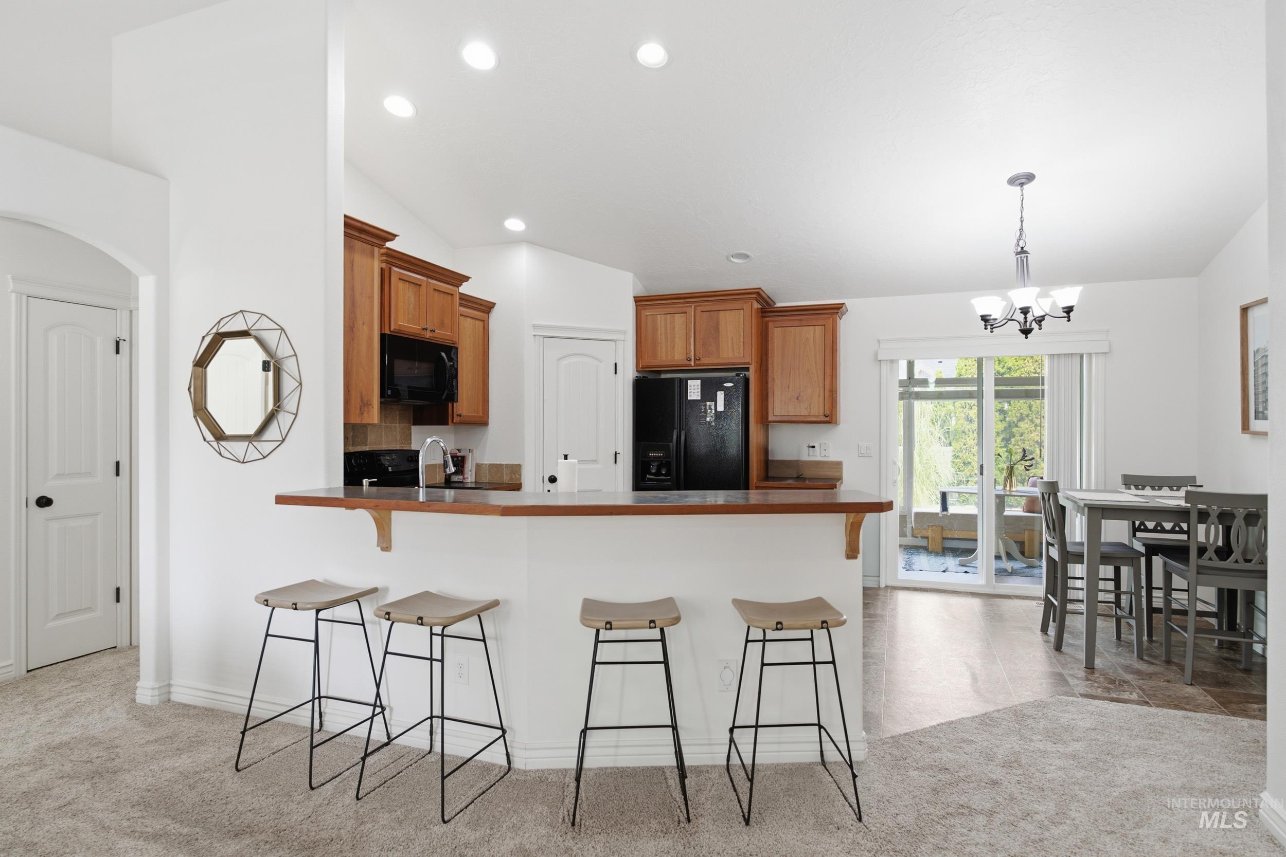 11074 W Crossbow St, Star, Idaho 83669, 3 Bedrooms, 2 Bathrooms, Residential For Sale, Price $439,900,MLS 98997431