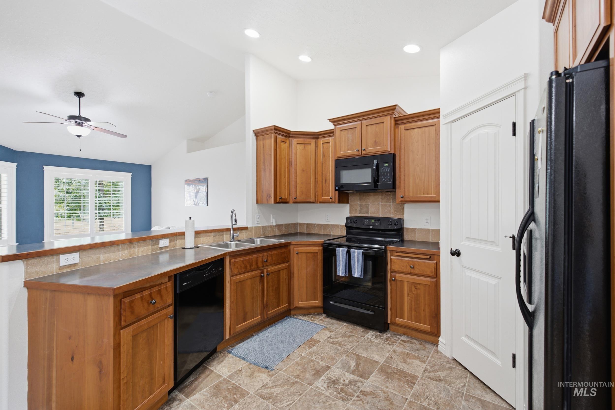 11074 W Crossbow St, Star, Idaho 83669, 3 Bedrooms, 2 Bathrooms, Residential For Sale, Price $439,900,MLS 98997431