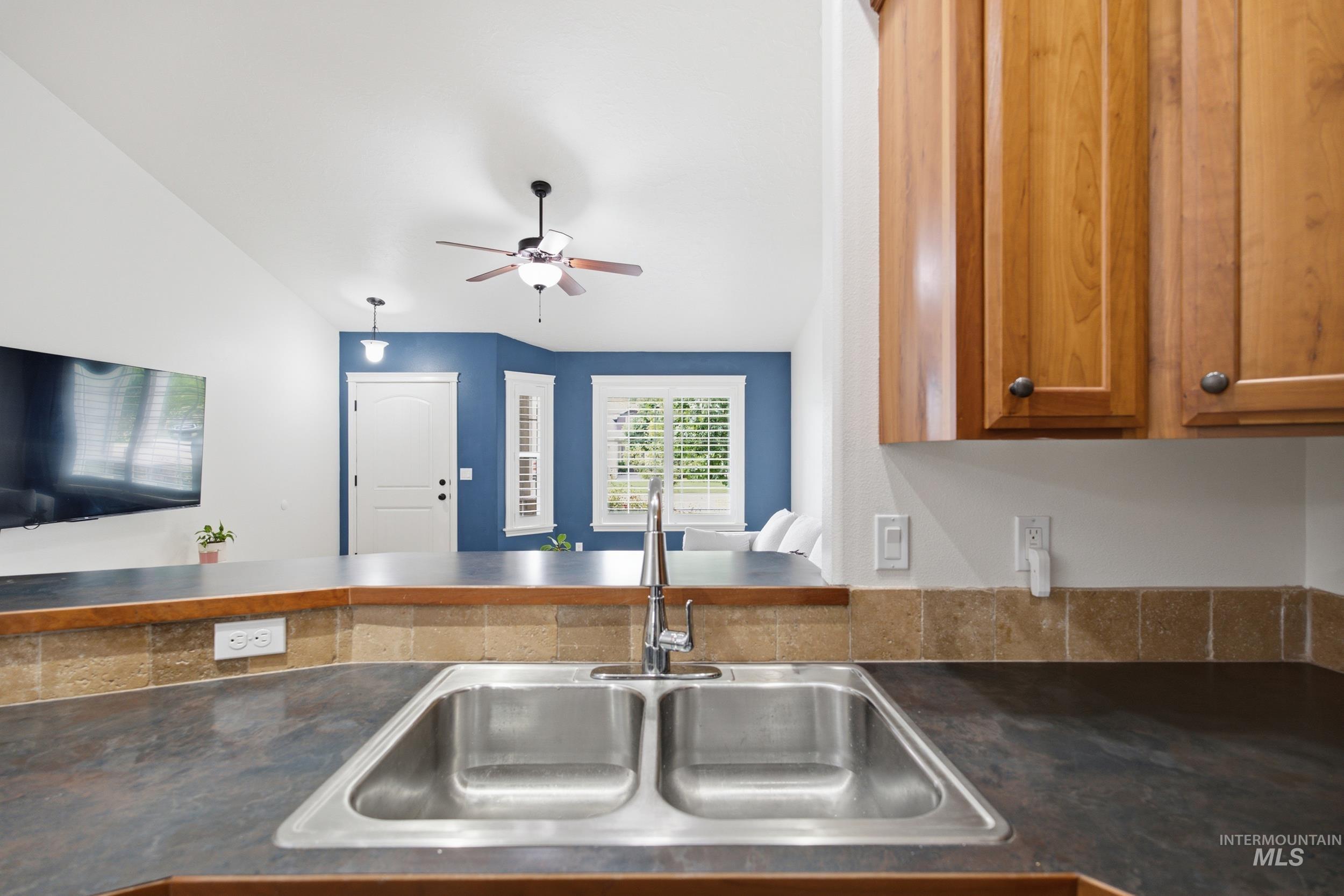 11074 W Crossbow St, Star, Idaho 83669, 3 Bedrooms, 2 Bathrooms, Residential For Sale, Price $439,900,MLS 98997431