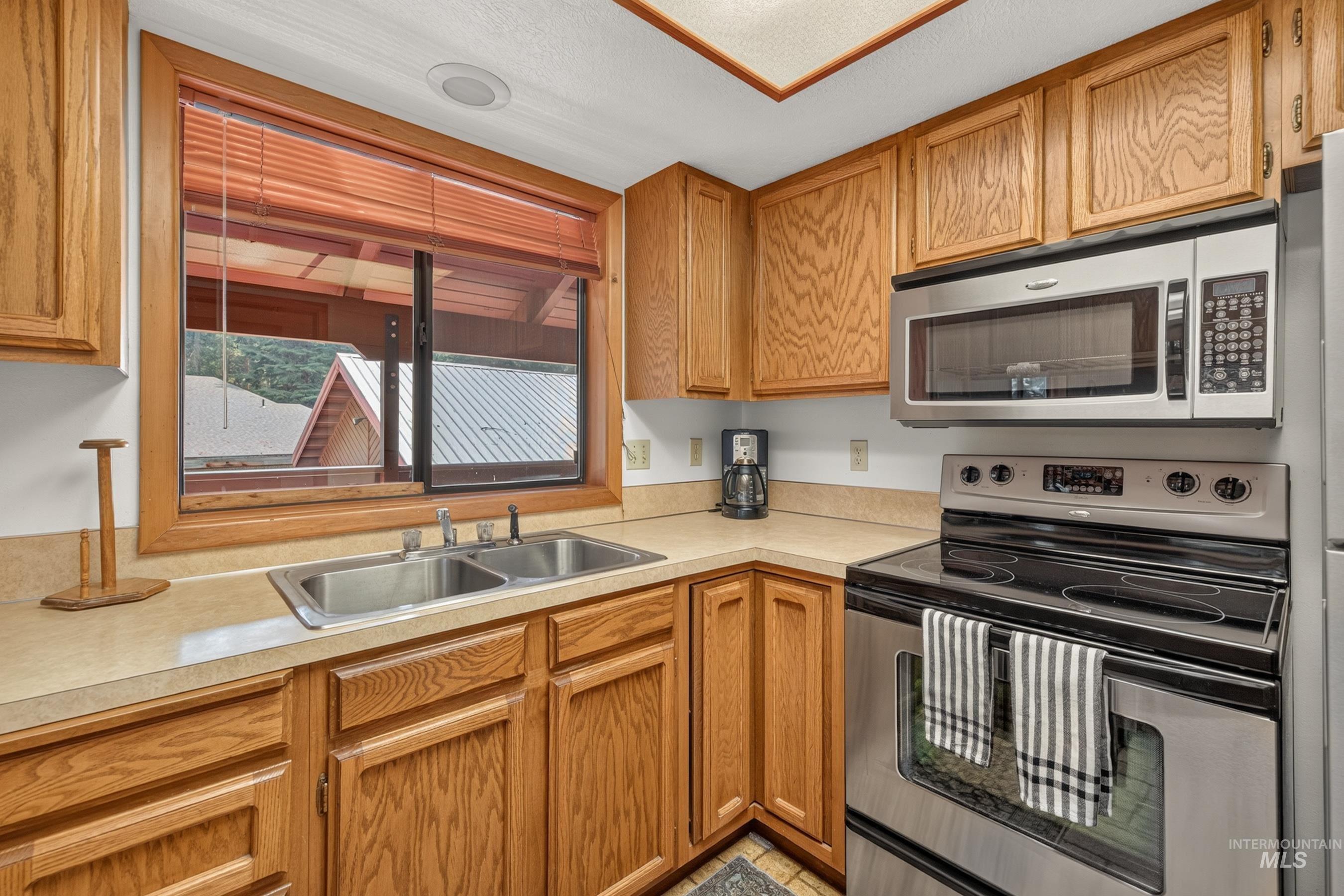 1050 Shady Lane Loop, McCall, Idaho 83638, 3 Bedrooms, 3 Bathrooms, Residential For Sale, Price $2,189,000, 98997434