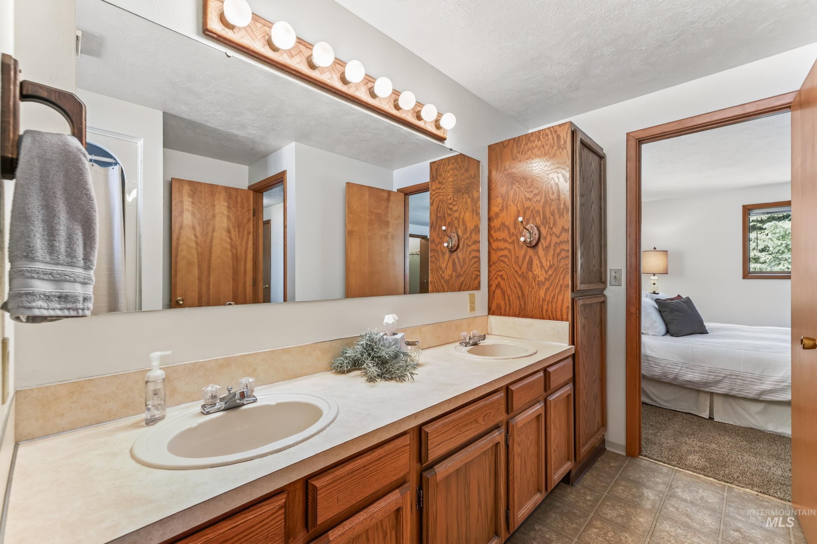 1050 Shady Lane Loop, McCall, Idaho 83638, 3 Bedrooms, 3 Bathrooms, Residential For Sale, Price $2,189,000, 98997434
