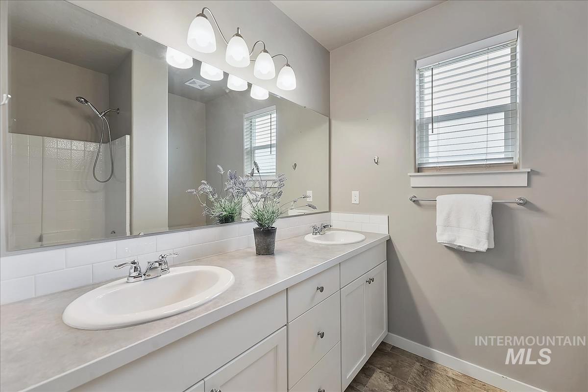 652 S Lancaster Drive, Nampa, Idaho 83686, 4 Bedrooms, 2 Bathrooms, Residential For Sale, Price $489,000,MLS 98997436
