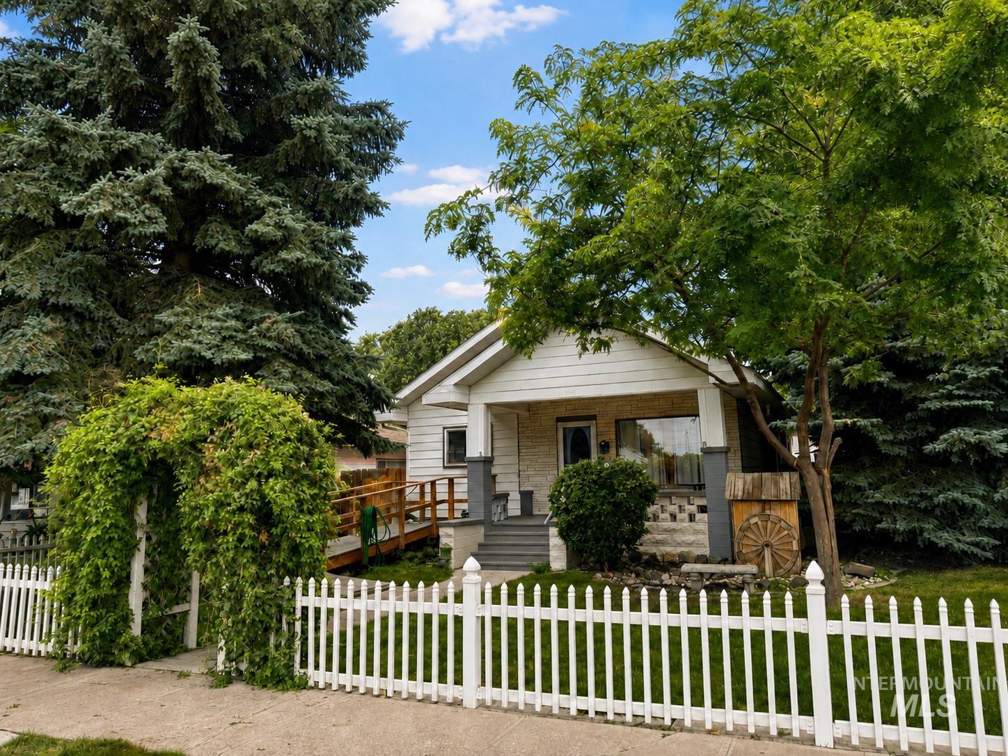 1400 Miller Ave, Burley, Idaho 83318, 3 Bedrooms, 2 Bathrooms, Residential For Sale, Price $249,000,MLS 98997439
