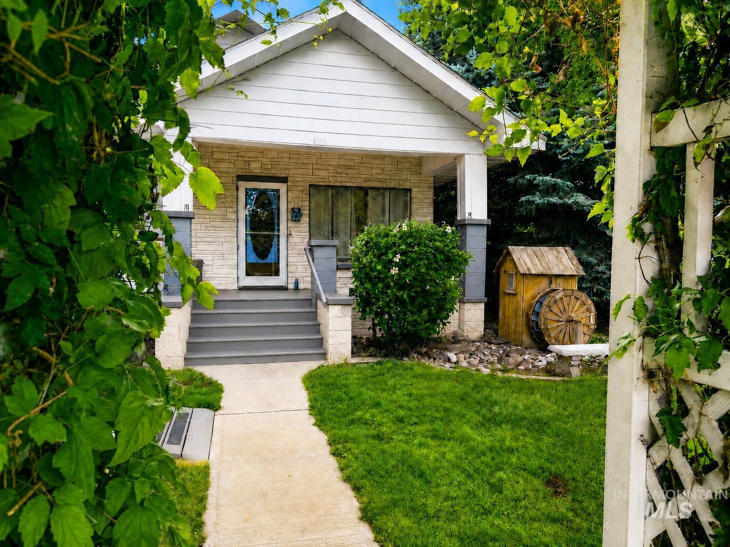 1400 Miller Ave, Burley, Idaho 83318, 3 Bedrooms, 2 Bathrooms, Residential For Sale, Price $249,000,MLS 98997439