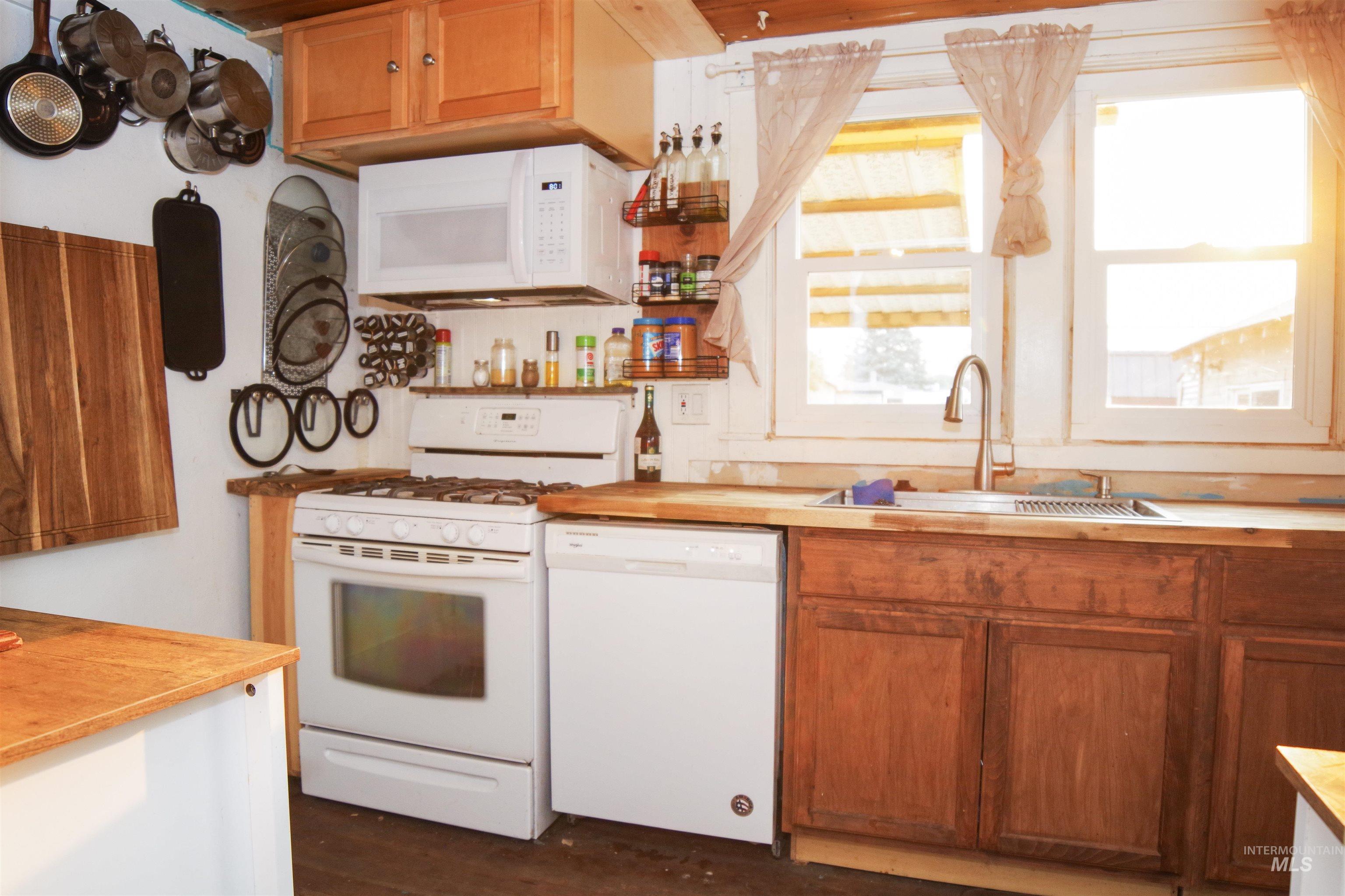 125 S 5th Street, Wilder, Idaho 83676, 3 Bedrooms, 2 Bathrooms, Residential For Sale, Price $298,000,MLS 98997441