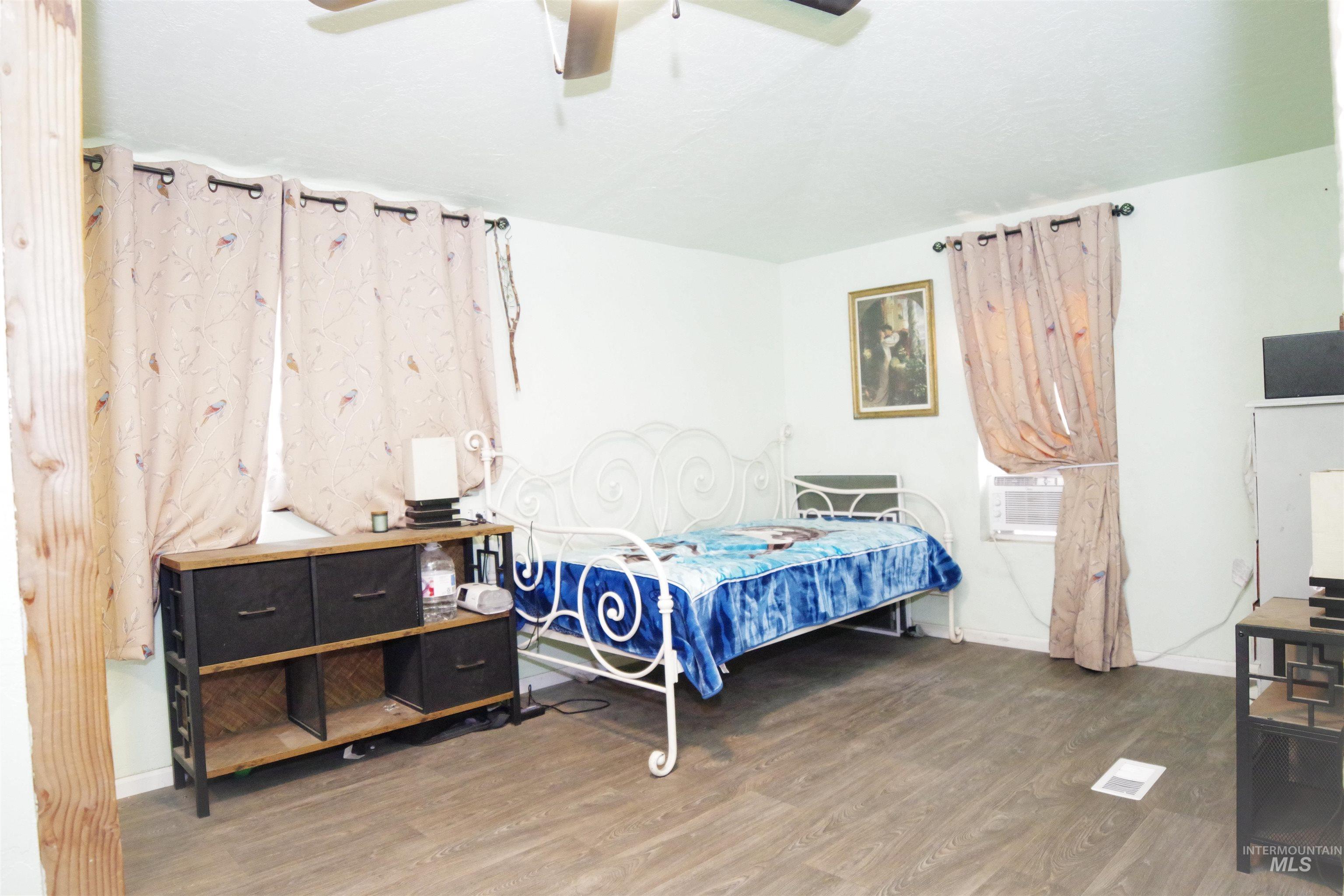125 S 5th Street, Wilder, Idaho 83676, 3 Bedrooms, 2 Bathrooms, Residential For Sale, Price $298,000,MLS 98997441