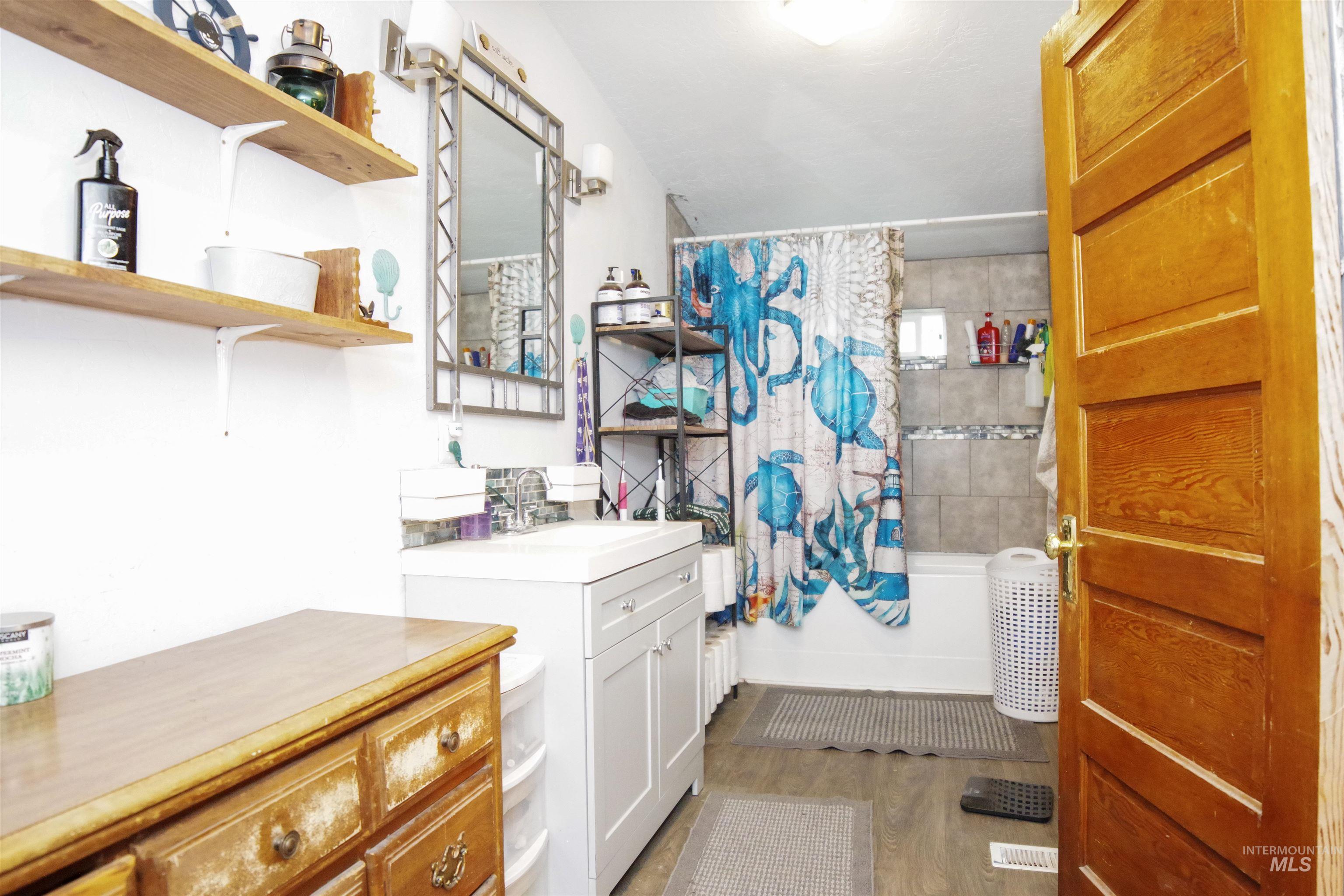 125 S 5th Street, Wilder, Idaho 83676, 3 Bedrooms, 2 Bathrooms, Residential For Sale, Price $298,000,MLS 98997441