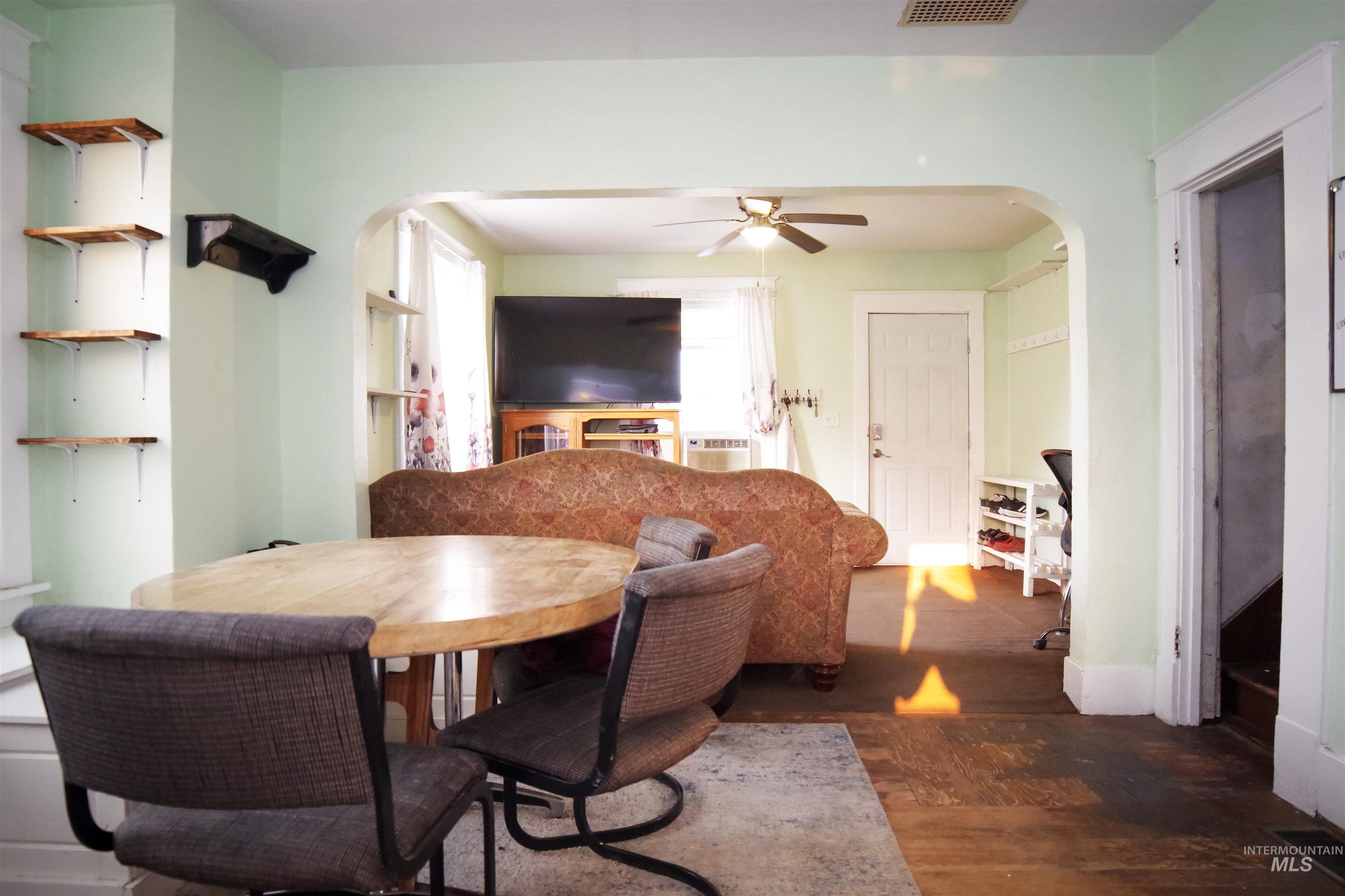 125 S 5th Street, Wilder, Idaho 83676, 3 Bedrooms, 2 Bathrooms, Residential For Sale, Price $298,000,MLS 98997441