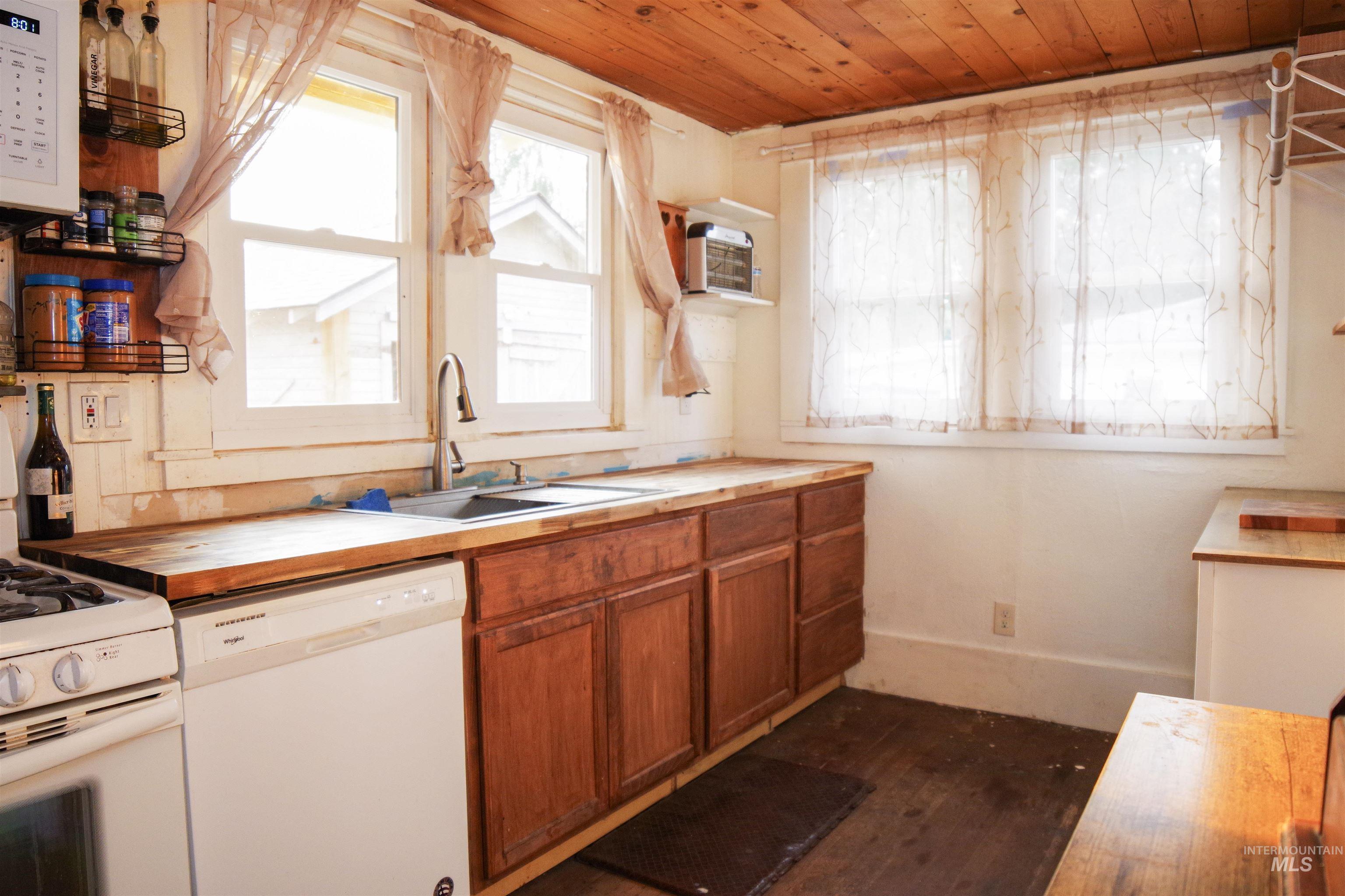 125 S 5th Street, Wilder, Idaho 83676, 3 Bedrooms, 2 Bathrooms, Residential For Sale, Price $298,000,MLS 98997441