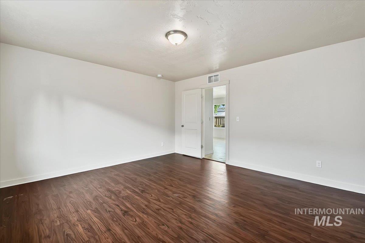 4588 N Price Ave, Meridian, Idaho 83646, 3 Bedrooms, 2 Bathrooms, Residential For Sale, Price $410,000,MLS 98997446