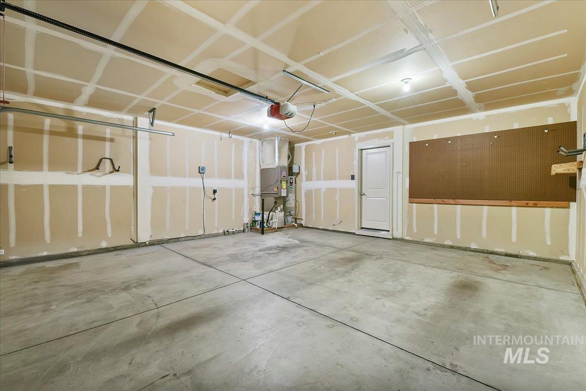 4588 N Price Ave, Meridian, Idaho 83646, 3 Bedrooms, 2 Bathrooms, Residential For Sale, Price $410,000,MLS 98997446