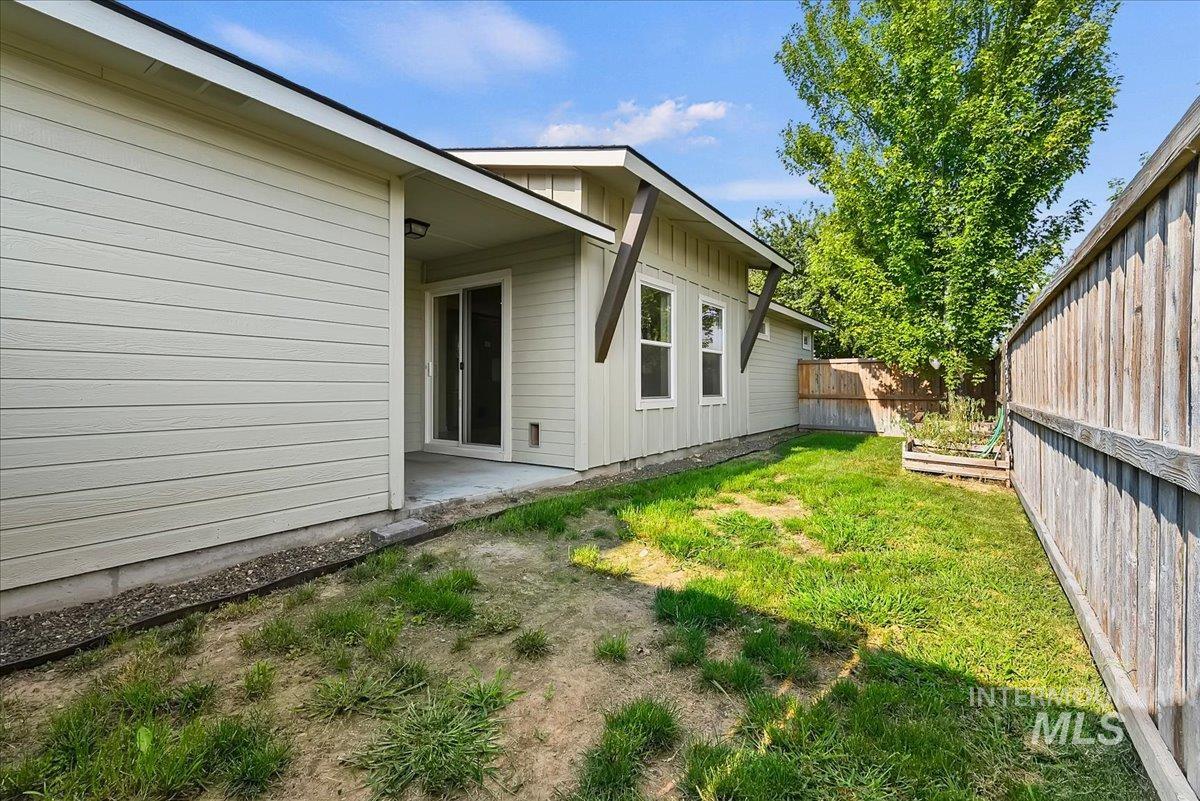 4588 N Price Ave, Meridian, Idaho 83646, 3 Bedrooms, 2 Bathrooms, Residential For Sale, Price $410,000,MLS 98997446