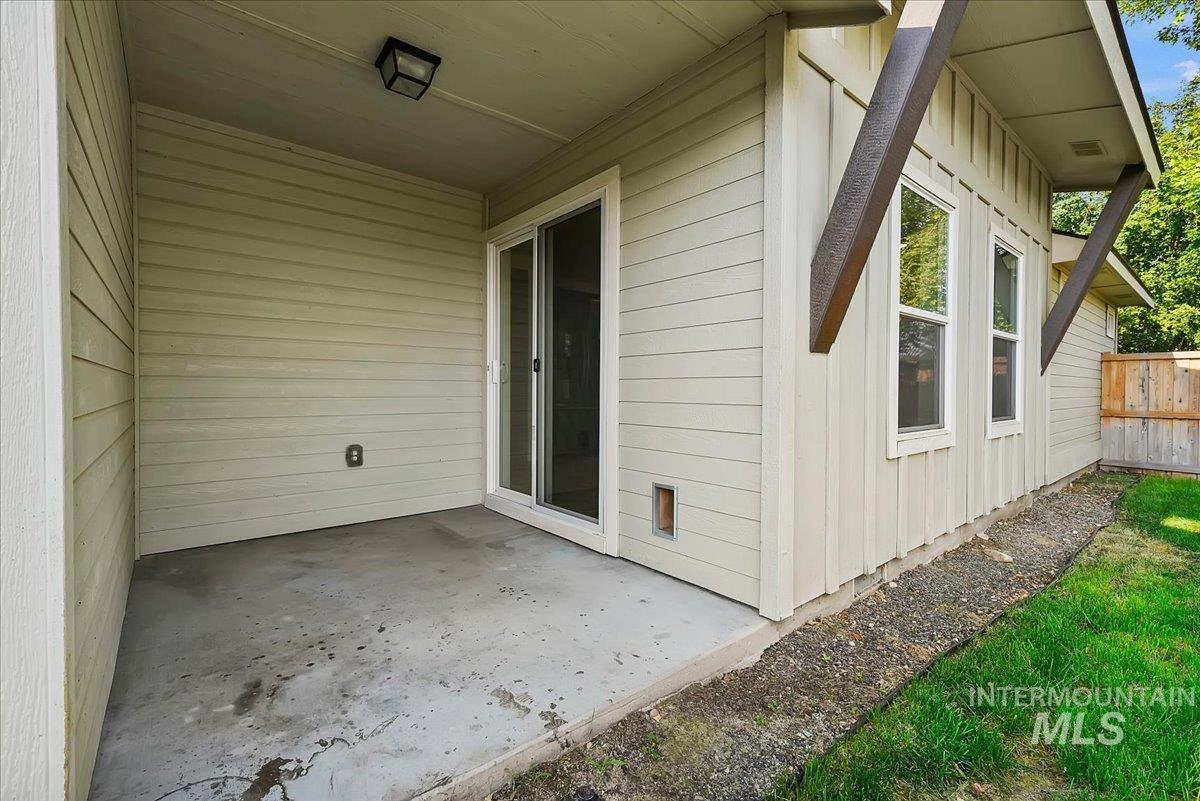 4588 N Price Ave, Meridian, Idaho 83646, 3 Bedrooms, 2 Bathrooms, Residential For Sale, Price $410,000,MLS 98997446