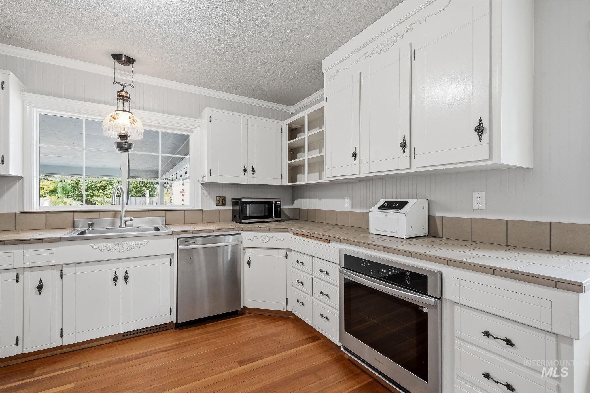 17063 N Midsummers Ln, Nampa, Idaho 83687, 3 Bedrooms, 2 Bathrooms, Residential For Sale, Price $595,000,MLS 98997448