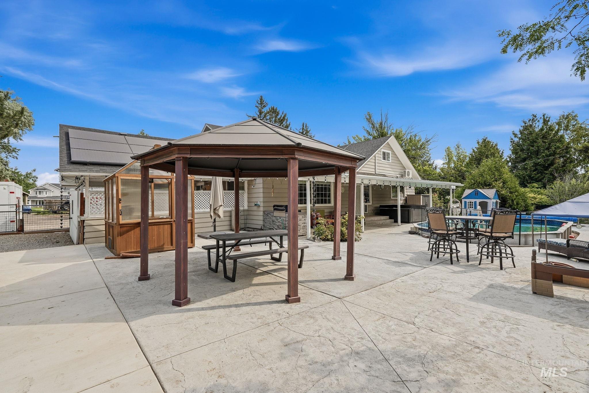 17063 N Midsummers Ln, Nampa, Idaho 83687, 3 Bedrooms, 2 Bathrooms, Residential For Sale, Price $595,000,MLS 98997448