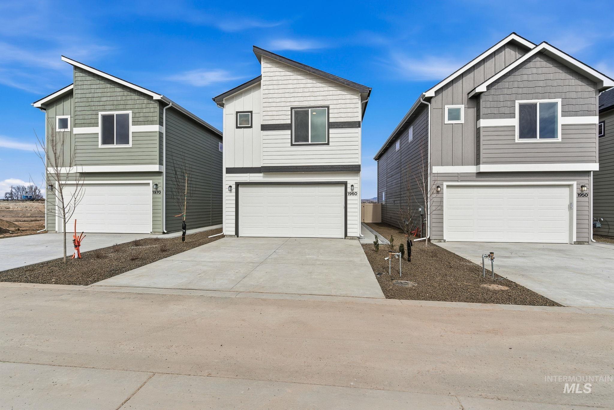 1900 NW Strahorn Dr., Mountain Home, Idaho 83647, 3 Bedrooms, 2.5 Bathrooms, Residential For Sale, Price $319,900,MLS 98997449