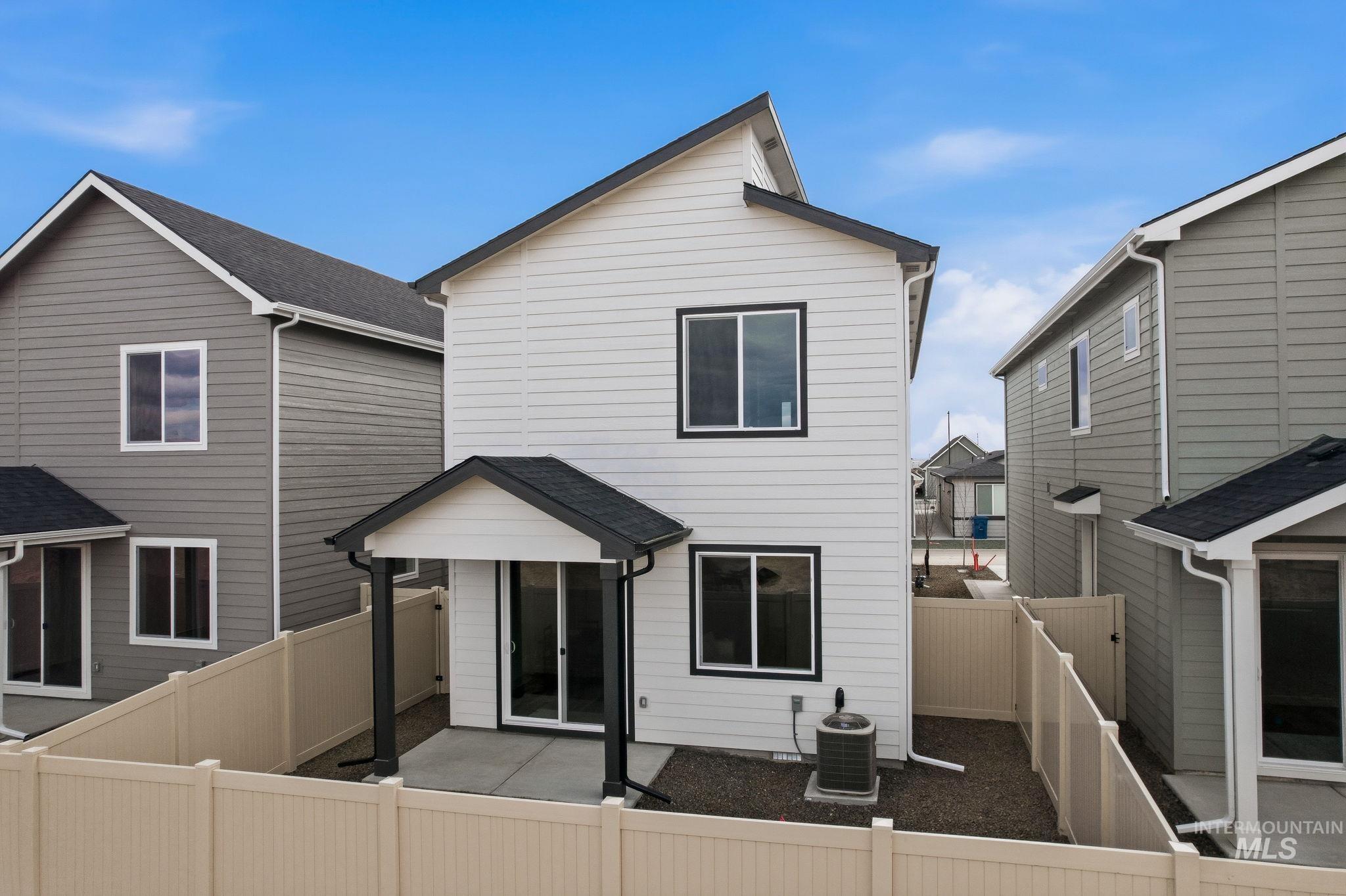 1900 NW Strahorn Dr., Mountain Home, Idaho 83647, 3 Bedrooms, 2.5 Bathrooms, Residential For Sale, Price $319,900,MLS 98997449