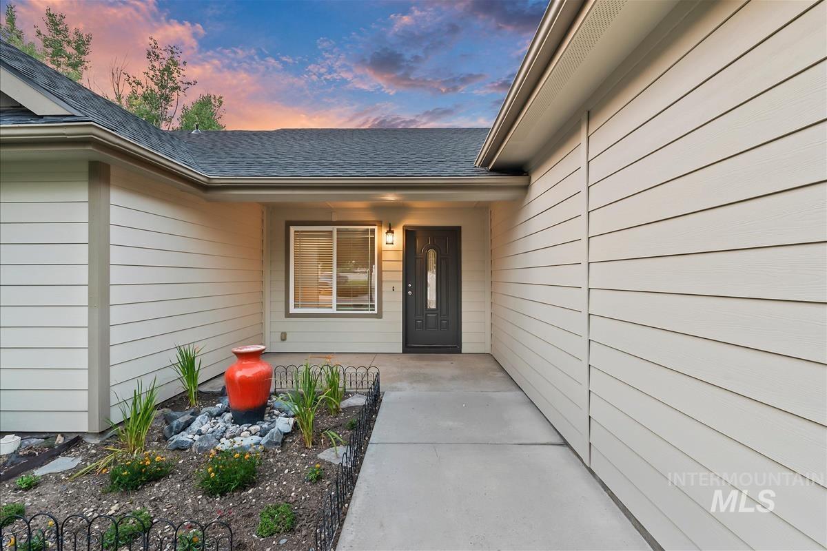 4520 E Concord Way, Nampa, Idaho 83686, 4 Bedrooms, 3 Bathrooms, Residential For Sale, Price $499,900,MLS 98997450