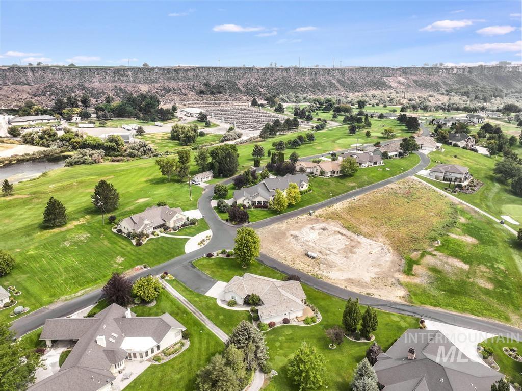 301 Clear Lake Ln, Buhl, Idaho 83316, 3 Bedrooms, 2 Bathrooms, Residential For Sale, Price $495,000,MLS 98997451