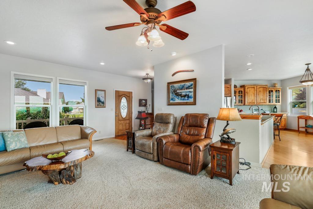 301 Clear Lake Ln, Buhl, Idaho 83316, 3 Bedrooms, 2 Bathrooms, Residential For Sale, Price $495,000,MLS 98997451