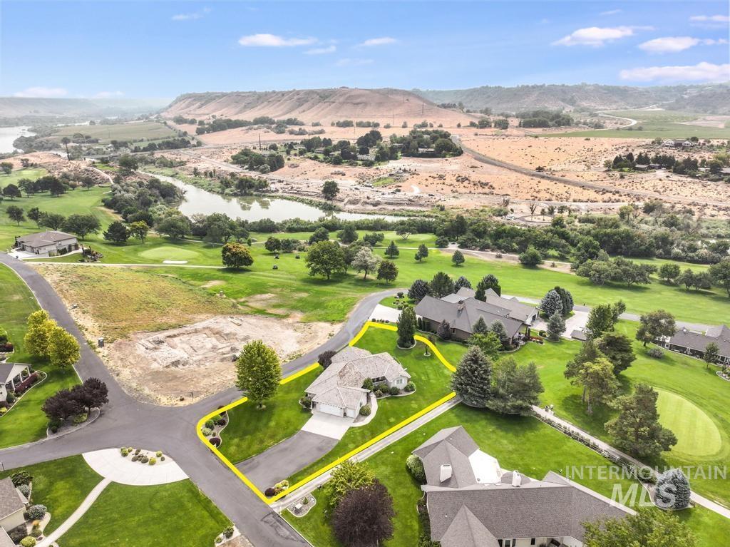 301 Clear Lake Ln, Buhl, Idaho 83316, 3 Bedrooms, 2 Bathrooms, Residential For Sale, Price $495,000,MLS 98997451
