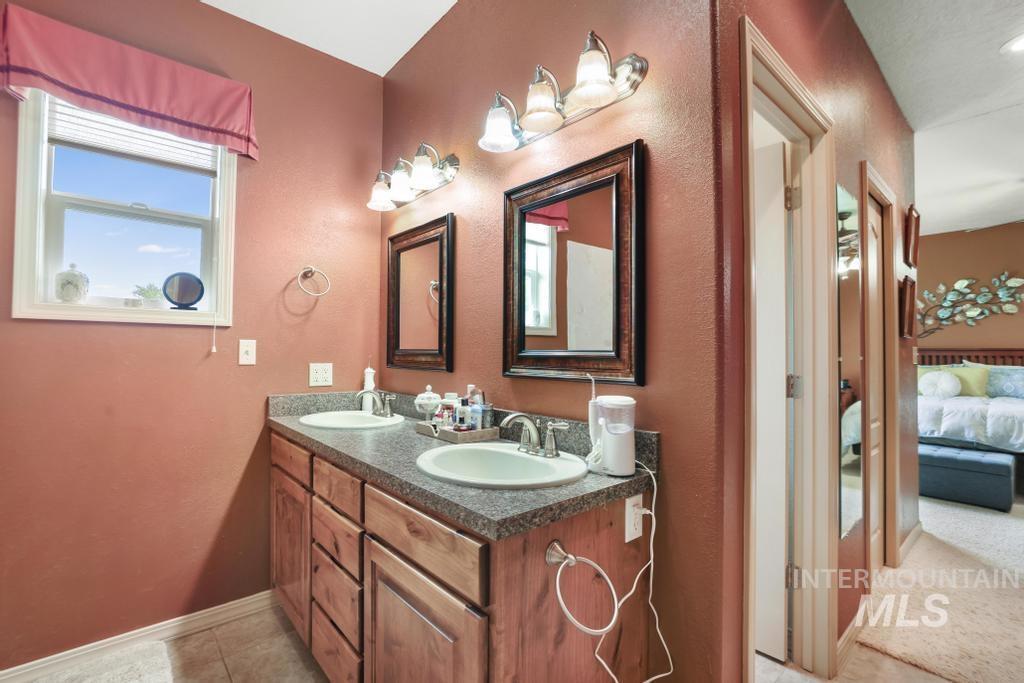 301 Clear Lake Ln, Buhl, Idaho 83316, 3 Bedrooms, 2 Bathrooms, Residential For Sale, Price $495,000,MLS 98997451