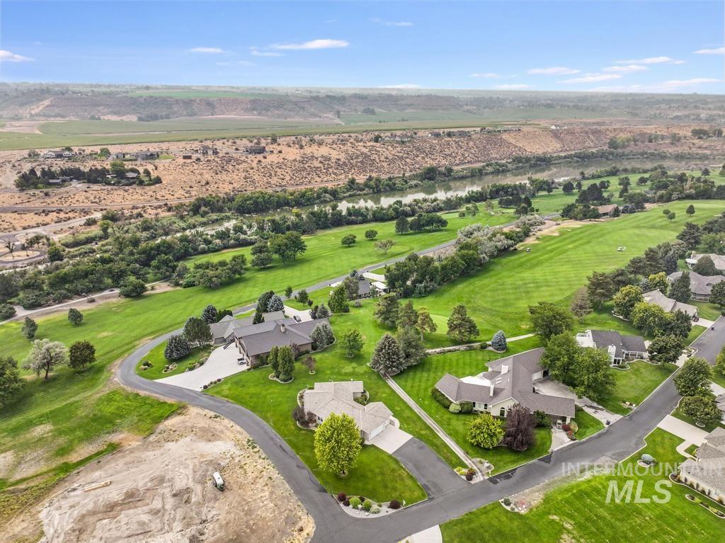301 Clear Lake Ln, Buhl, Idaho 83316, 3 Bedrooms, 2 Bathrooms, Residential For Sale, Price $495,000,MLS 98997451