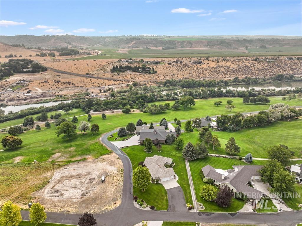 301 Clear Lake Ln, Buhl, Idaho 83316, 3 Bedrooms, 2 Bathrooms, Residential For Sale, Price $495,000,MLS 98997451