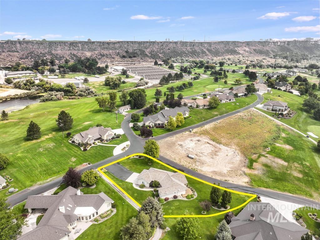 301 Clear Lake Ln, Buhl, Idaho 83316, 3 Bedrooms, 2 Bathrooms, Residential For Sale, Price $495,000,MLS 98997451